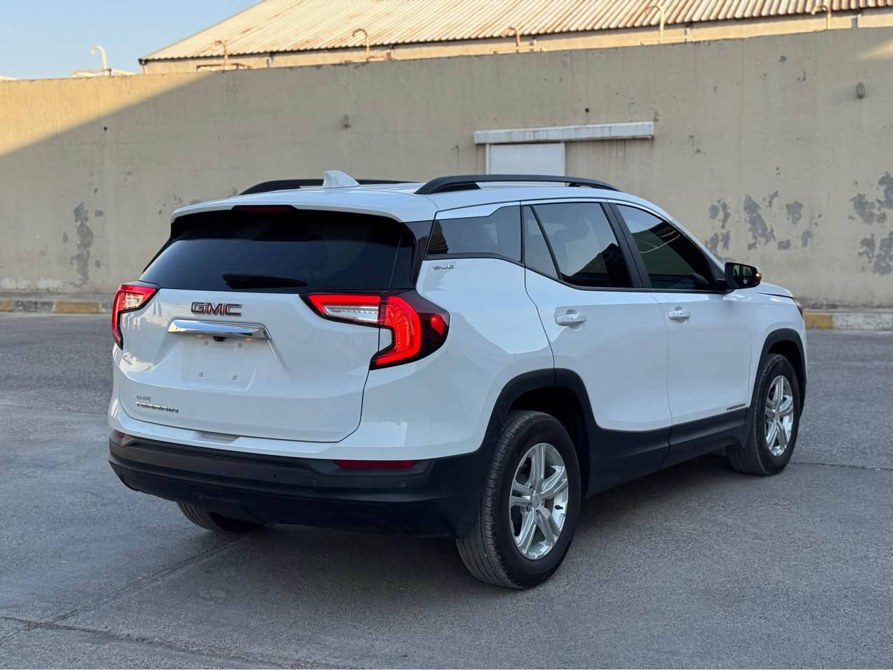 GMC Teirran SLE 2024 ج ام سي تيران

جاهز بدون مصرف 💯
كل شي بلادي شركة 💯

جملغ و بوند صبغ و رقم شاصي بالصور
١٨ الف ميل ماشية و ارباكات طاك

مواصفات SLE 🔝 بصمة و شغال و كشنات هيتر
شاشة كبيرة و ويل كروم و رادار و حساس و نظام اوتو هولد و بريك بصمة و نظام تراكشن و لايت ليد و زينون.....

شرط الترقيم اربيل دهوك سليمانية ✔️

سعر 🔥 140 ورقة و مجال بسيط
مكان عقرة "ئاكرێ"
واتس اب و كورك *********** اكر, نينوى
