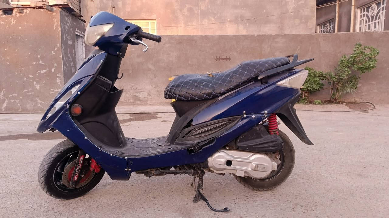 سلام عليكم دراجه كامكو جاهزه الدراجه سلف نكره باتري شغال اشاير لايتات كلها شغاله الدراجه كزوزها sc وياله دبلات مابيهن شي الدراجه شغل وطلع كامله كلشي بيها شغال السعر 350ويها مجال المكان بصره هوير ‏‪***********‬‏
