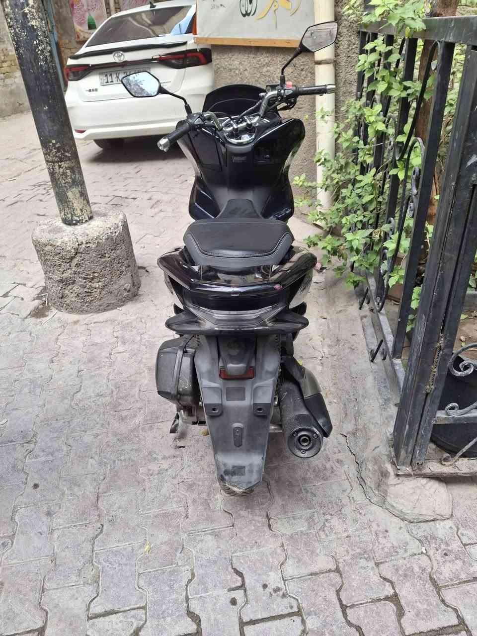 سلام عليكم PCX جيل الثالث ياباني
صار عشرين يوم من اخذتها رمبه
الدراجه بحاله الوكاله وياها منفيسهة
وبيه شاشه  الدراجه  كفاله حته من الطسه
حساس ازدحام✅
حساس ستان ✅
الدراجه كفاله من التاير للتاير اي نقص مابيه  
وشرط الضمان 
ماشية ٩٠٠٠ حقيقي 
السعر ٢٢ بيها مجال بسيط مكاني بغداد
للتواصل ***********
