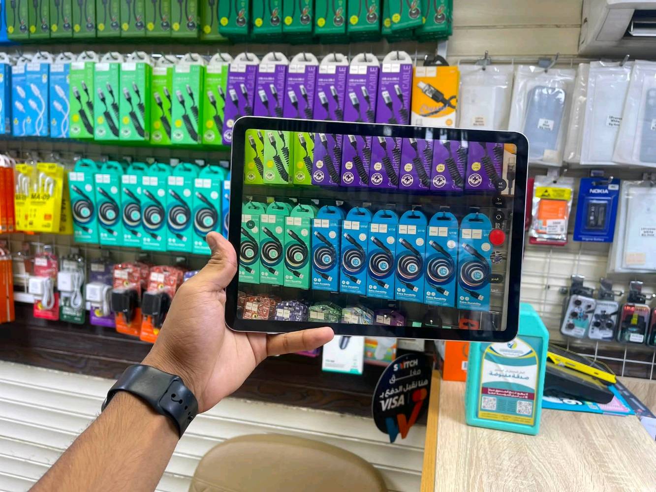 ايباد Air ١١ معالج M2
ممفتوح فقط ضهر مخدش 
بطاريه 94 
مشحون  ٣٧٥ مره
ذاكره 128
كأمره وضوحه كلش حلو 4k 
 مكاني بغداد الأمين الثانيه 
سعره 525  بي مجال بسيط
***********