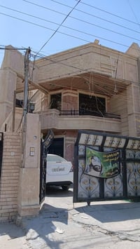 ٢٠٠متر • بناء حديث • واجهية