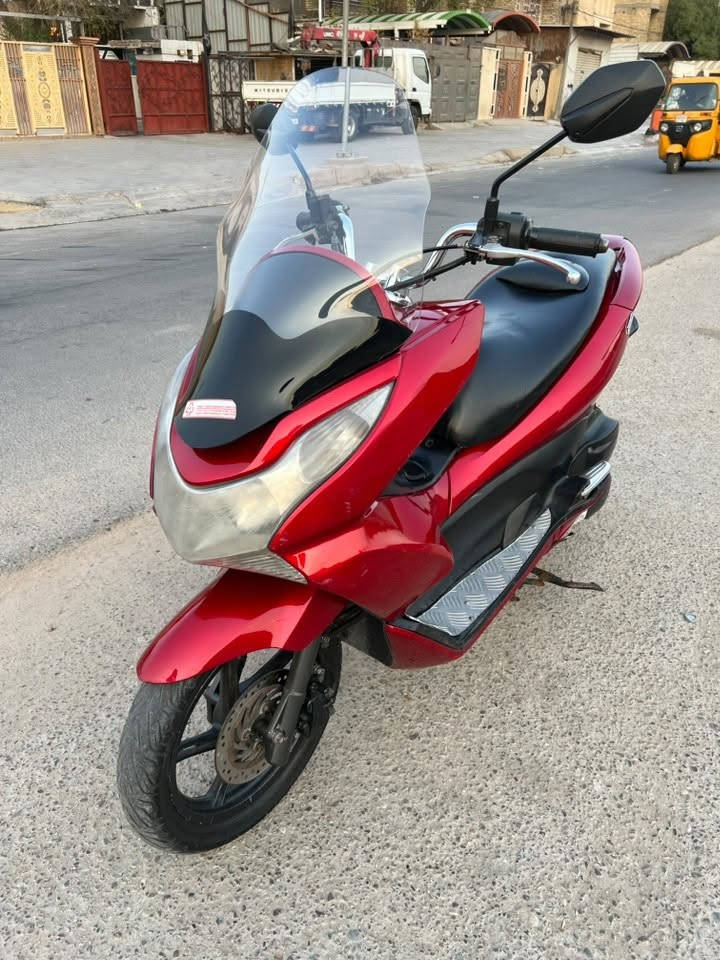 السلام عليكم
دراجة PCX جيل اول للبيع ياباني Jf مال رنبه 

محرك 150 حرف A  جامه طويله 

كفالة محرك  ماشيه 18

 

كلشي شغال حساس ازدحام حساس استان 

السعر مليون و 500 

 ***********  مدينه الصدر
