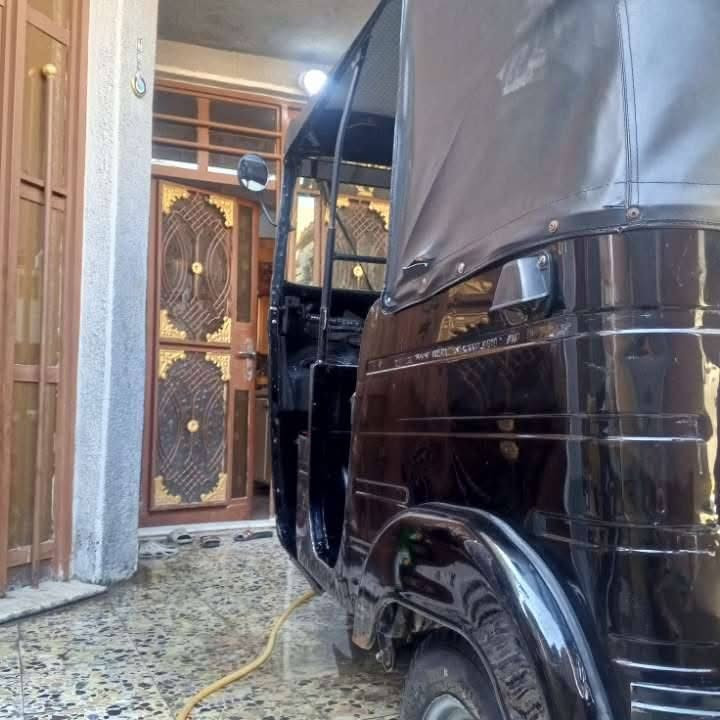 السلام عليكم ورحمة الله وبركاته
تكتك للبيع مديل 2020 رقم وسنويه تحويل ثاني يوم التكتك كفاله ما عده هاي الطخه لبل صفحه موضح بل صور معمرة وكاملة بس صبق/مكينه وكير واكسل كفاله
ما بيه قطرت الصبق بس دوس معمره بدون كص تخم تاير جديد ودوشمه ما عوزه اي نقص
العنوان بغداد... الكماليه
 هاتف : *********** بي وتساب
