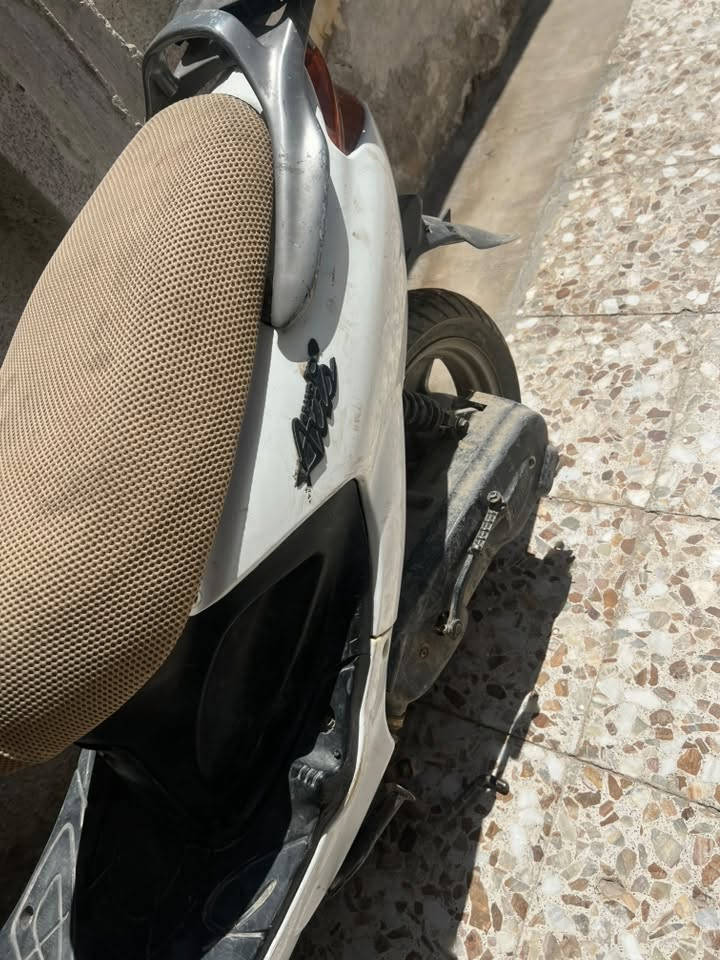 دراجه لكزز للبيع
نظيفه كلش
سلف شغال 
لايت شغال 
مكينه نظيفه 
ما تصرف عليه ربع تشغل وتطلع 🌹
السعر 250 قفل 🔐 
الشراي يتصل ع الرقم ***********
