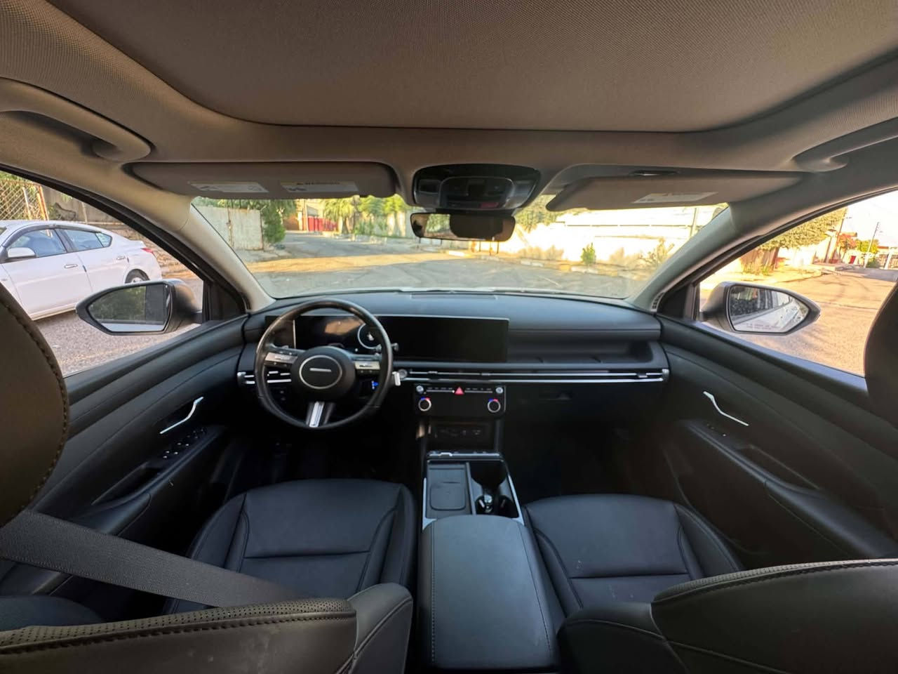 هیوندای تكسون 2025 شكل جديد وارد أمريكي هايبرد
اللون ابيض 
سعر :240 ورقة   
عداد المسافه : 4400 ميل 
حجم المحرك :1.6 توربو  (4.سلندر )
السياره بچم كبس ✅
ملاحظه : چاملغ الخلفي ربع صبغ بدون نقطه دواخل100% 

مواصفات
كيج الكــــتروني واحد شاشه 🖥️
سقف بانوراما
انــــارة دشبول
بصمة ابواب
بصمة تشغيل 
تشغيل عن بعد (𝐑𝐄𝐌𝐎𝐓𝐄 𝐒𝐓𝐀𝐑𝐓)
شاحن هاتف لاسلكي
شاشة دشبول ديجيتال 
شفتات استيرن
هاند بريك بصمة
اوتو بارك (𝐀𝐔𝐓𝐎 𝐏𝐀𝐑𝐊)
اوتو هولد (𝐀𝐔𝐓𝐎 𝐇𝐎𝐋𝐃)
اوتو ستارت (𝐀𝐔𝐓𝐎 𝐒𝐓𝐀𝐑𝐓)
اوتو ستوب (𝐀𝐔𝐓𝐎 𝐒𝐓𝐎𝐏)
رادار 360
رادار امامي (تحديد مسار)
رادار جانبي  (نقاط عمياء)
رادار خلفي (التحذير من الاصطدام)
حساسات 360
حساسات امامي
حساسات جانبي 
حساسات خلفي
نظام (𝐒𝐌𝐀𝐑𝐓)
نظام (𝐒𝐏𝐎𝐑𝐓)
نظام (𝐂𝐎𝐌𝐅𝐎𝐑)
نطام (𝐄𝐂𝐎)
نظام(𝐒𝐍𝐎𝐖)  
كشنات جلد
كشنات هيتر  امامي 
تحكمات استيرن
تبريد لمس
تبريد مركزي 
صندوق شفط كهربائي 
لايتات (𝐋𝐄𝐃) لید عدسة زينون 
بكلايتات (𝐋𝐄𝐃) لید
 ويل كروم 
تفاصيل اكثر الاتصال ***********
رقم الشاصي KM8JCDD17SU295157
المكان موصل
