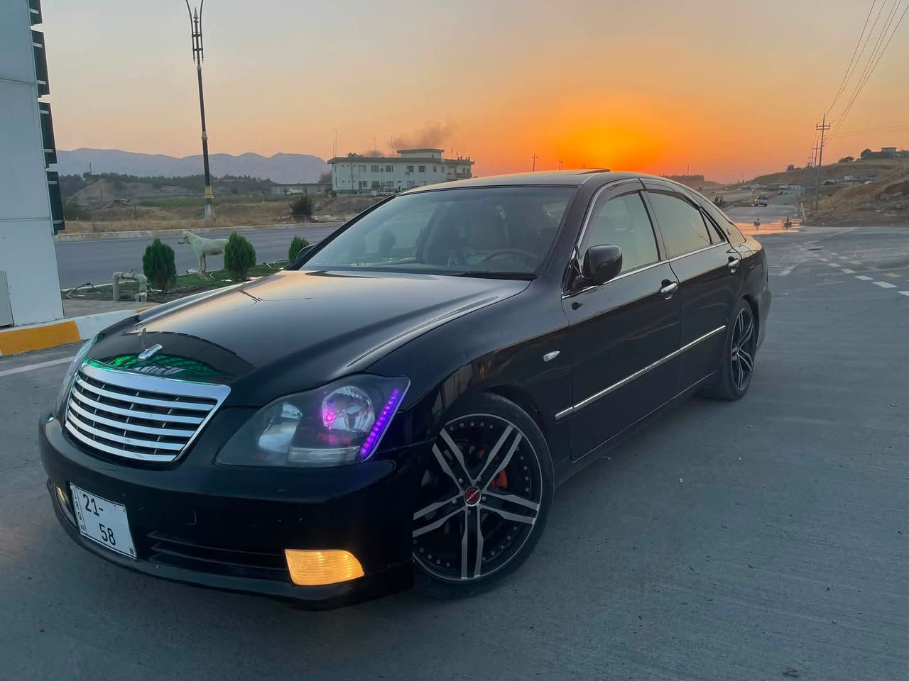 شاهینە ٢٠٠٥   بڕاوە ١٨٢
کامل کراوە بەسپۆڕت   بئ کۆدە قەپات مواسەفات 
سئ پەردە 
جڵد و سڵاید  
سەلاجە 
مەزبووت و بئ کێشەیە سەیارەی ماڵە  
*********** وەتس ئەپ
