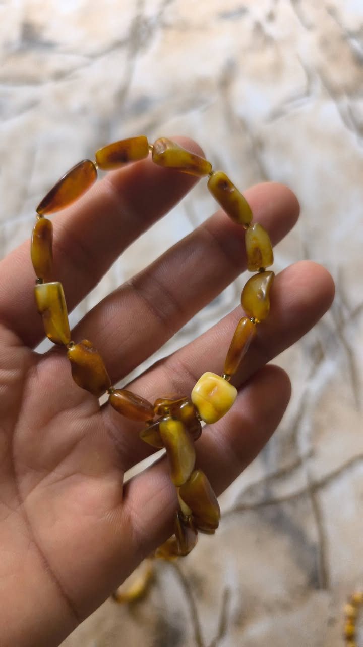 عقد وسوار كهرب طبيعي
القطعه عقد مع سوار 18 الف مع التوصيل
