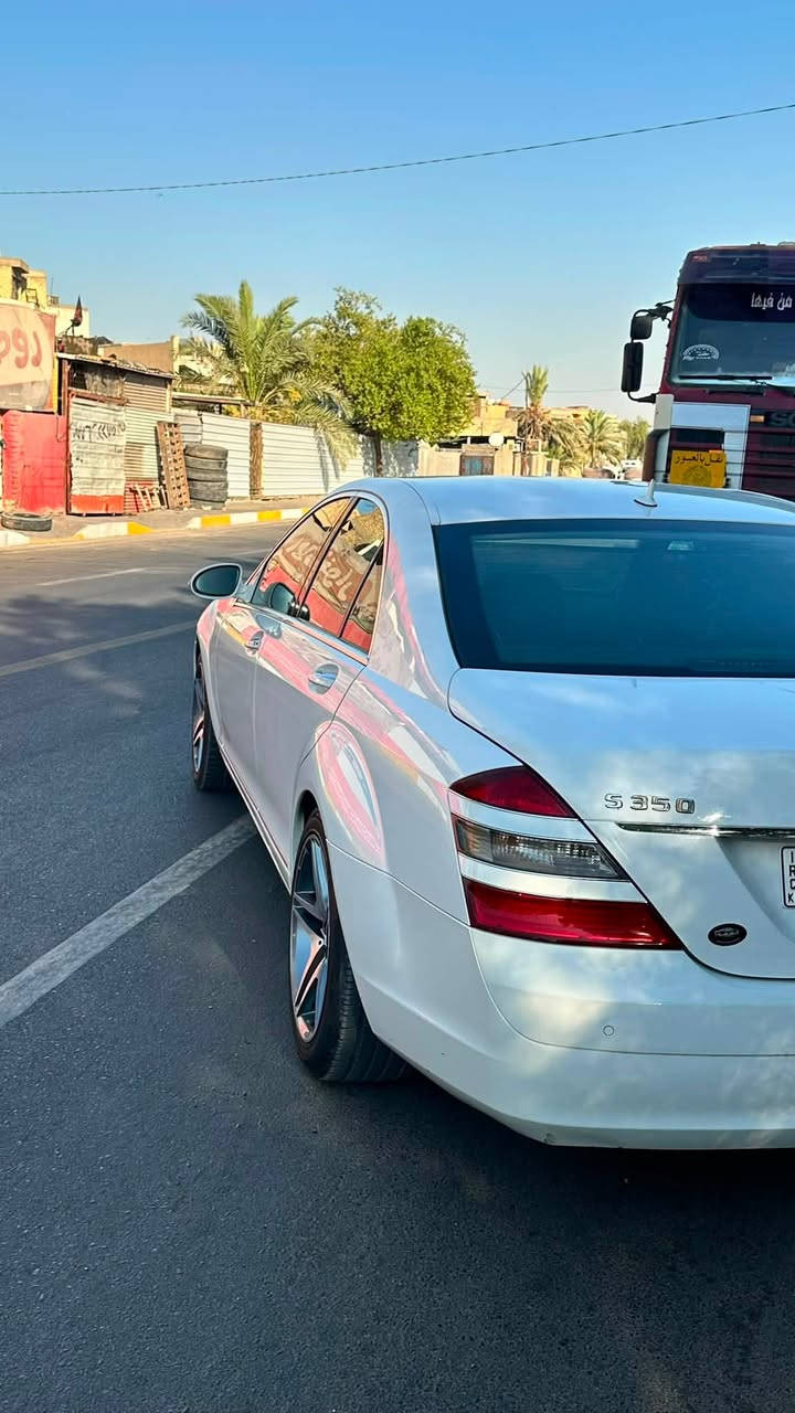 السلام عليكم 
مارسدس s350 2006 w221
- لون غرفة اسود+
- مري شفط
- جنطة شفط
-  فتحه سقف
-شاشه + ماوس 
-ستيرن كهرباء + تحكم ستيرن جهتين
- تبريد منفصل + قطعتين تبريد 
-كشنات كهرباء جهتين
-تدفئه كشنات 
-خزن ميموري 
-وضعيات قياده E-S-M
-اشاير مري 
-كروس سرعه 
-شاشه + تحكمات
-جام بلورايز بلادي
-بلوتوث بلادي 
-ويل ١٨ AMG
-كامرة خلفية بلاد
وباقي المواصفات معروفة
ماشية 153 الف   بيهه قطعتين كلير فقط . سياره جاهزة 
السعر 168وبيها مجال
الشراي يتصل ‭***********‬  متوفر واتساب
