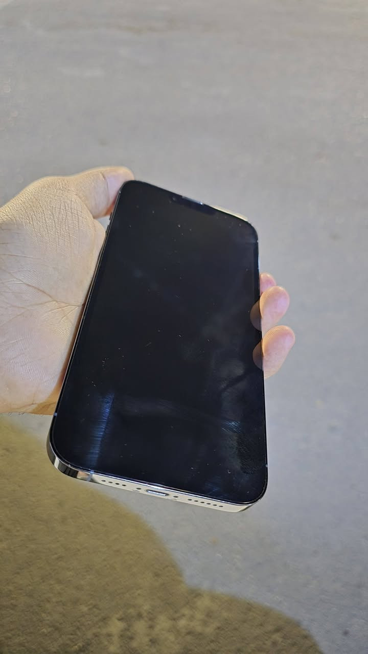 ايفون 13 برو ماكس بحري مميز مكفول من كلشي 256 بطارية78 كلشي ممبدل بي ما مفتوح بلادي سعرة 750 مكاني الثعالبة ***********

