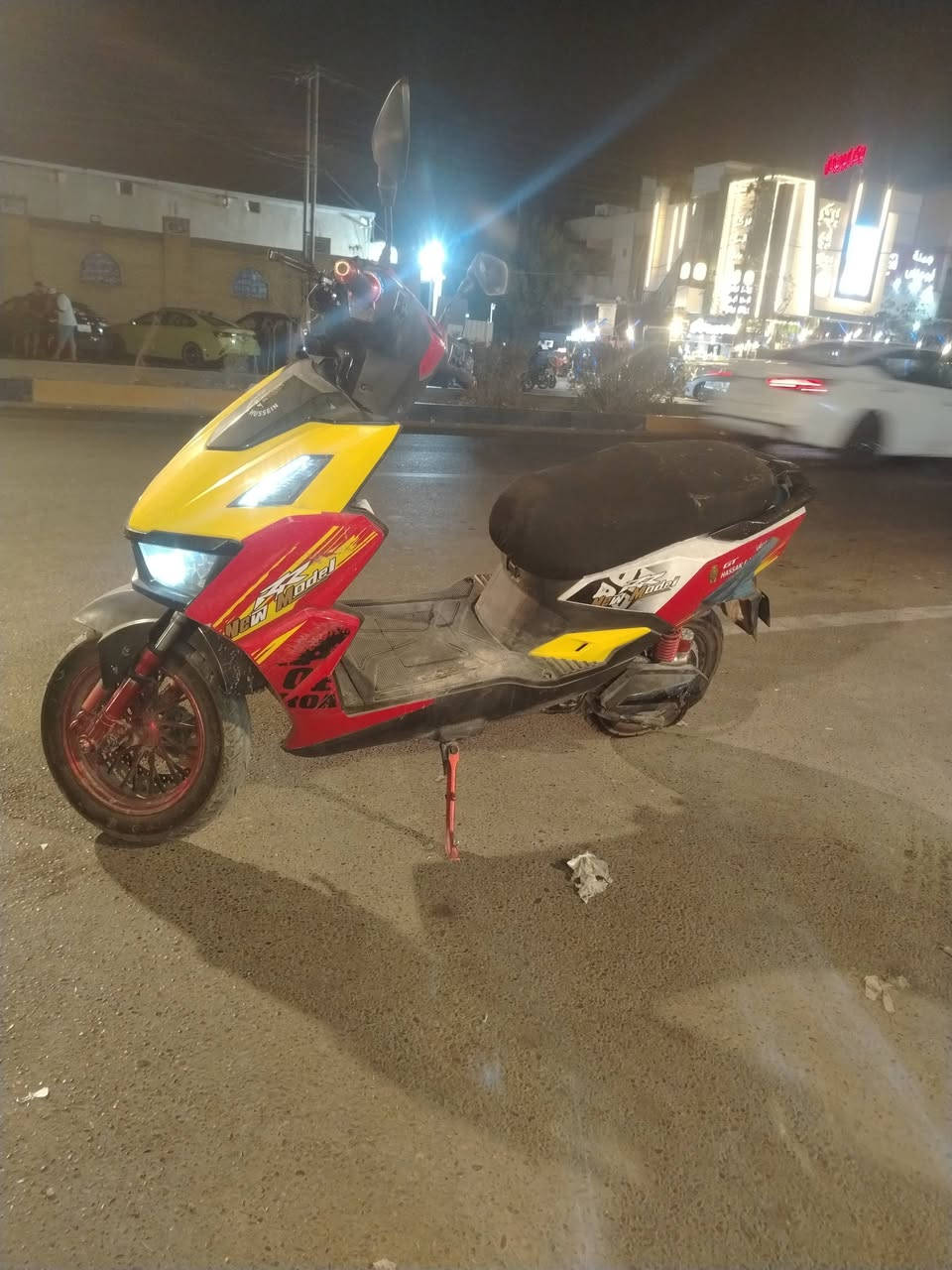 دراجة سكنكس GT ليثيوم حسن وحسين
البطارية :- ليثيوم 20 امبير

التقنيات:- كارتين، سويچين، تحكم عن بعد 

السرعة:- دراجة سريعة 4 سرع تصل إلى 80 كم/ ساعة 

المسافة المقطوعة بالشحنة الواحدة:- 40- 45 كيلو 

الحالة:- مستخدمة 8 أشهر تقريبا 

السعر :- 850 الف

العنوان :- بغداد/ حي الجهاد / المنطقة ما بين الامانة والالفين

موبايل:-

*********** 

***********
