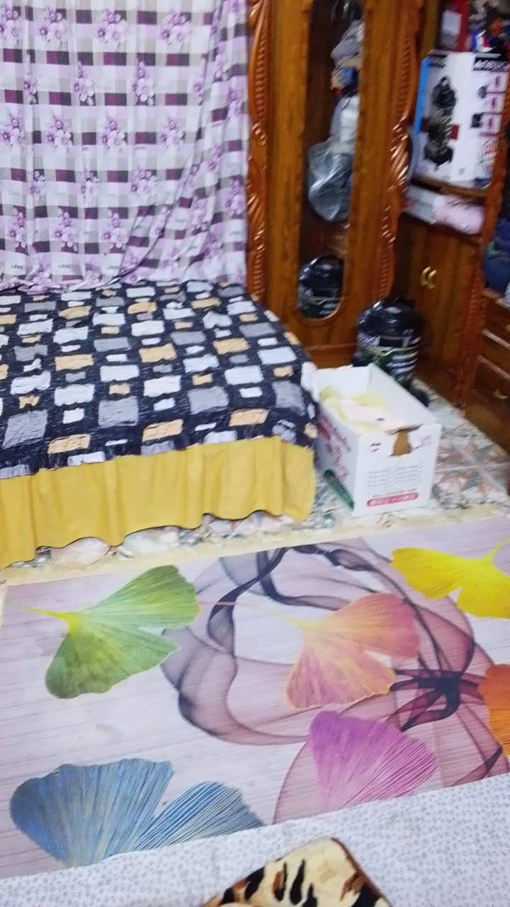 السلام عليكم غرفه نوم للبيع استخدام قليل هيه والمندر ب850 وبيهه مجال مكاني الحيانيه تواصل وات ساب ***********
