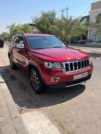 جيب كراند شيروكي ٢٠١٣ خليجي لاريدو محرك ٦ سلندر  رقم بغداد بأسمي  قطعة...