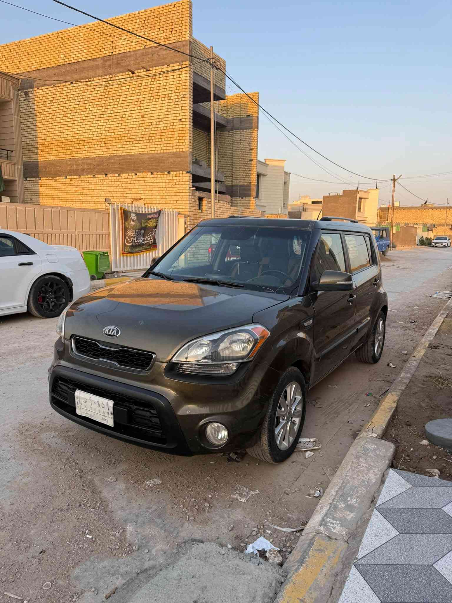 السلام عليكم 
صول محرك 2000 دوش 
اوتماتيك سيارة جديدة وجاهزة 
رقم بغداد مشروع وطني 
السعر 84 
***********
