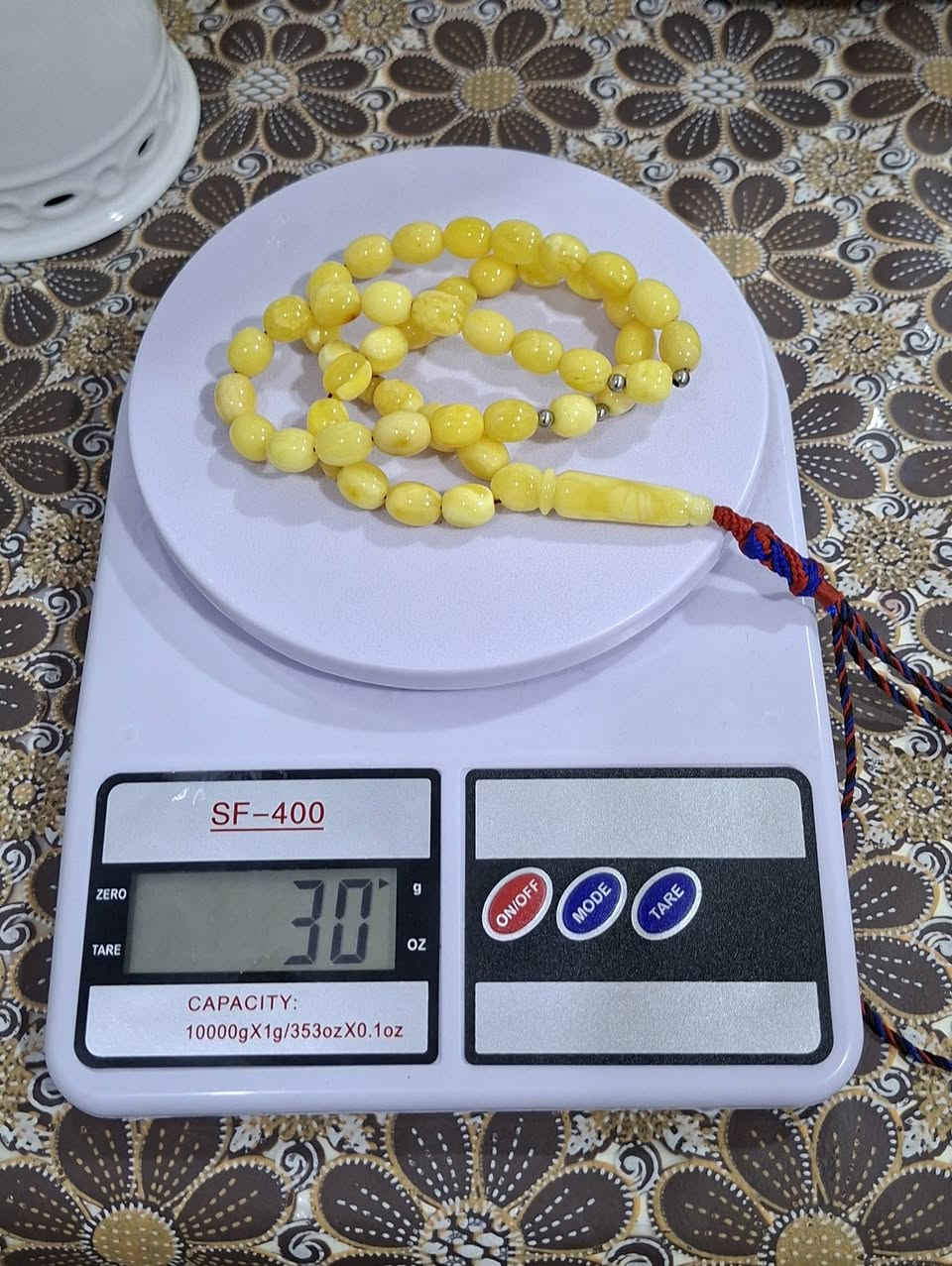 يا الله … 🌹
... كهرب كلينكرادي محاحي… 📿
 وزن السبحه الوزن  30 غرام … ⏱️
45 حبه دبل فواصل… 💫
شاهد ستندر  طول سبحه 31 سانتيم ..📏

الشراي فقط يتواصل خاص ... 
ما راوس بيع فقط احبتي الغالين ...

 تواصل واتساب او على رقم ***********..
يوجد توصيل كافه محافظات العراق. 🚛...
