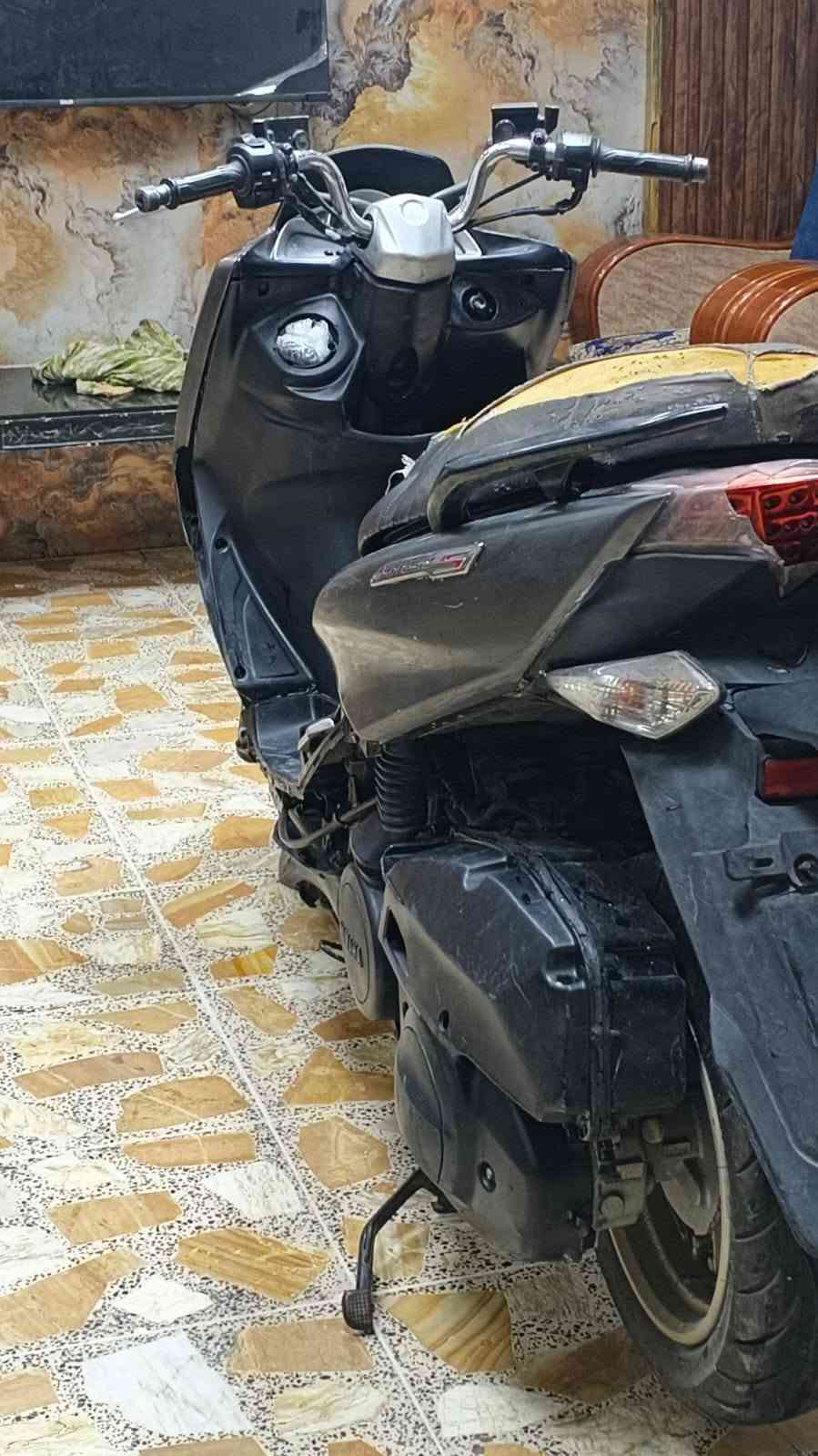 للبيع ماجسته s دراجه كلها بلاديه كهرباء كلها شغاله ستان كهربائي مكينه ناعمه كلش بها شلعه تخبل معدلها حلو بيها لايت زنون  نقصها بس ترايش السعر 650 بيها مجال اتصل وتدلل عنوان بغداد حي النصر ***********
