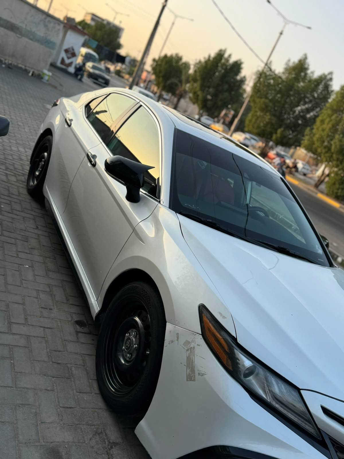 سلام عليكم 
كامري 2023 وارد امريكي حادث بنيد فقط بدون دواخل شرط الفحص رقم بغداد تحويل مباشر 
لون ابيض صدفي 
فئة xse 
فول مواصفات 1/1
بصمه تشغيل عن بعد 
فتحة سقف
بصمه ابواب 
هايبرد
فول ردارات 
كاميراه 3d 
حساسات اماميه وجانبية
تبريد امامي خلفي 
تحكم ستيرن جهتين
كشن كهرباء تحكم كهربائي جميع الجهات
غرفه كامله مميزه لون احمر 
كشتات  تدفئة تبريد 
رادار امامي خلفي
شاشة امامية 
كار بلي 
شحن موبايل ذاتي لمس
فول درايفر
العنوان/البصره/المعقل 
السعر المطلوب 170وبيها مجال للشراي
*********** البصرة, العراق
