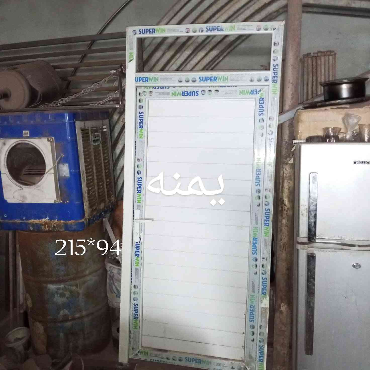 بيبان للبيع اخوو الجديد 
كلمن وسعره 
***********

نص مكتوب في الصور:
- يمنه دفع 94*187
- يمنه 188*66
- يمنه
- 215*94
- يمنه 219*74
- يسره 196*94 196*94