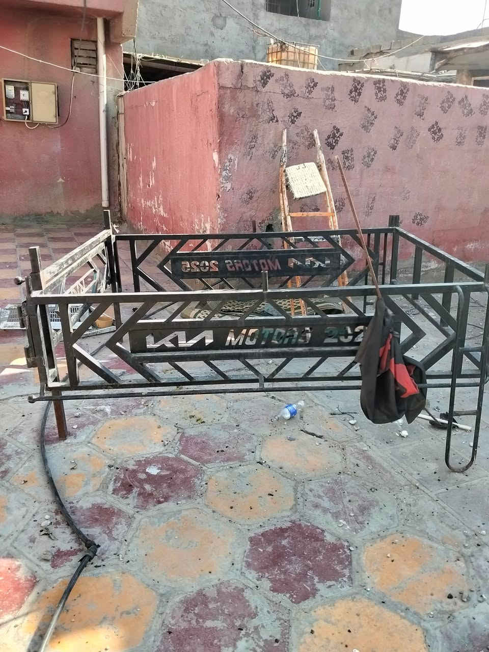 السلام عليكم محجر البيع دمعه نثيه دبل قماره محجر جديد سعر 250بيه مجال للطيبين العنوان بغداد العماري  رقم الهاتف ***********
