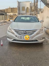 مرحبا  اني ماعرف بسيارات عدي  هاي سياره وريد اراوسها بحدث منها سوناته ...