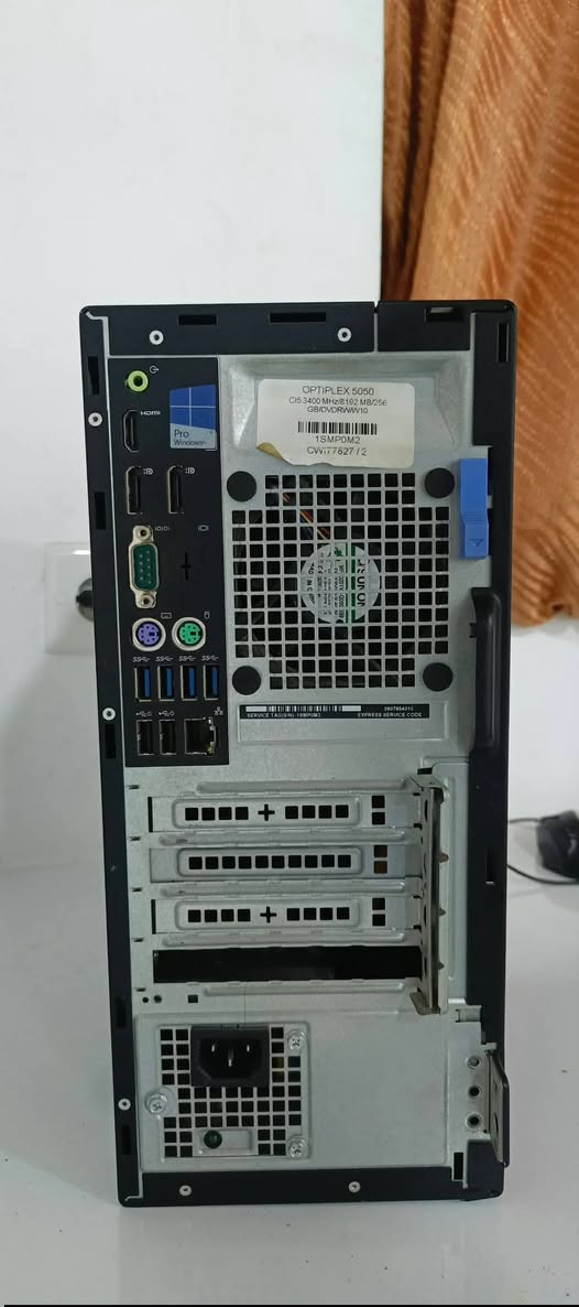 حاسبه DELL OptiPlex 5050
تشغل اقوه الالعاب 
معالج core i5 7500  الجيل السابع
رام 16 كيكا DDR4
كرت شاشة داخلي 8 كيكا
هارد m.2 256 ssd
شاشة حجم 24 ACER منفذ HD
ماوس + كيبورد
تواصل خاص او اتصال ***********
