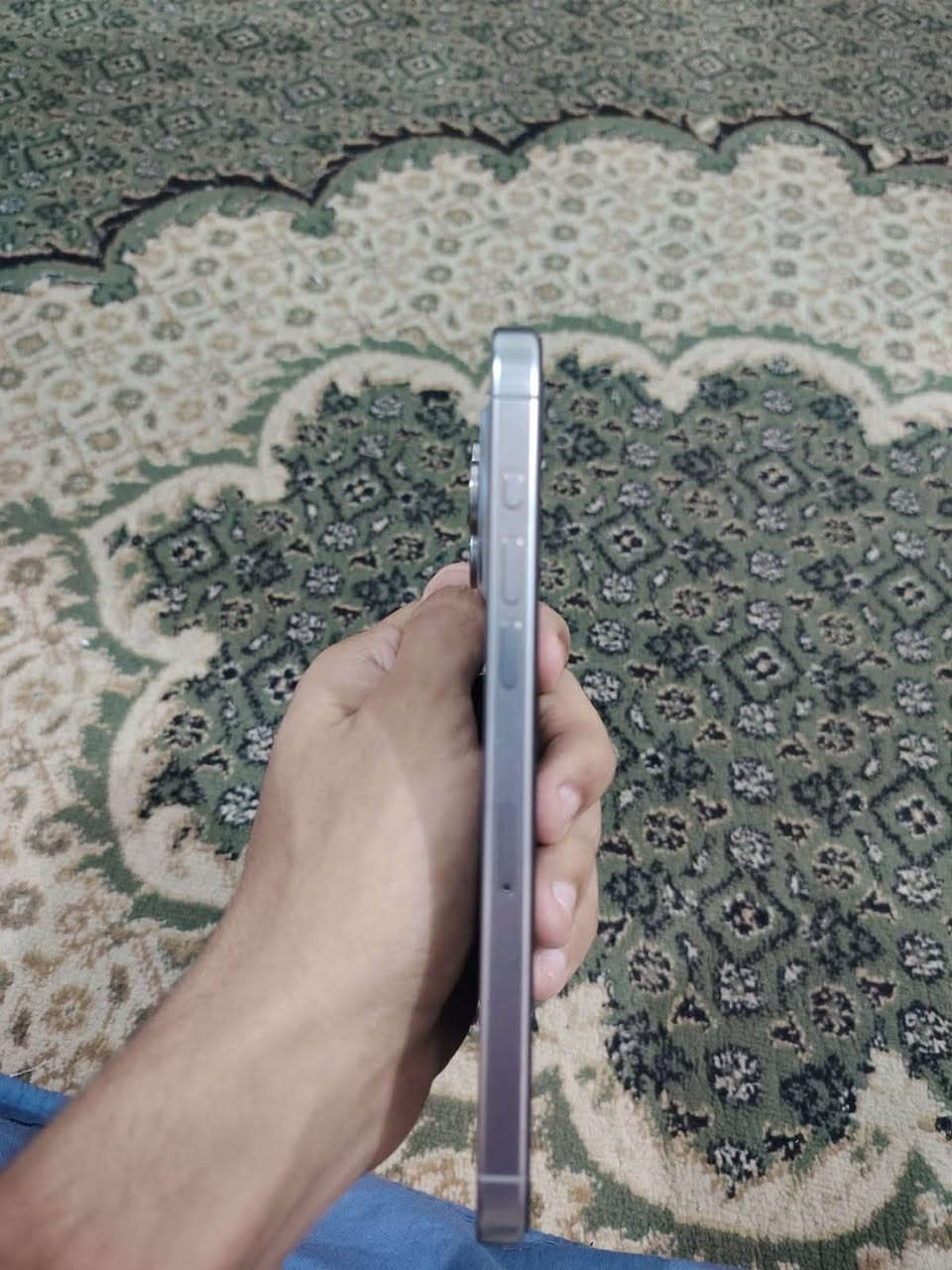 السلام عليكم ايفون 15pro max
ذاكرة 256
بطارية 87
الجهاز مستبدل شاشة وكالة apple مع التاريخ والعلامة الرسميه حتى الشاشة مو تفصيخ قطعة اصلية من apple شرط 

الجهاز كفالة عامة من كل النواحي 
مع جميع الملحقات كارتونة وكيبل الشركة 
السعر 850 غير قابل للتفاوض ***********
واني ضمانك بكل وقت .

