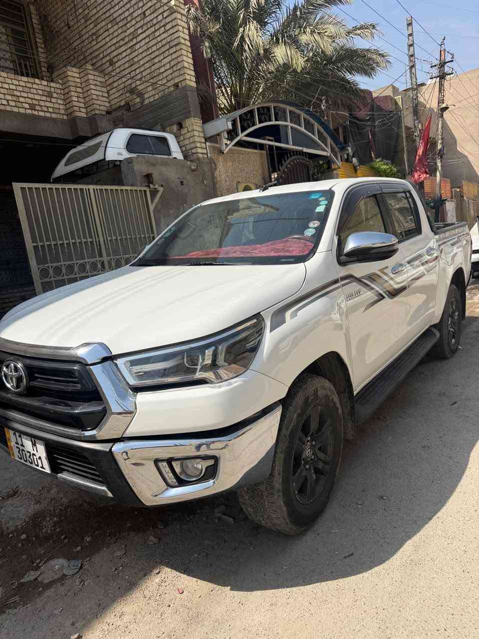 السلام عليكم بيكم تويوتا موديل 21 بغداد السياره جديده 
بدون صبغ السعر.     263  ورقة وبيه مجال بسيط 
العنوان بغداد جميلة ***********
