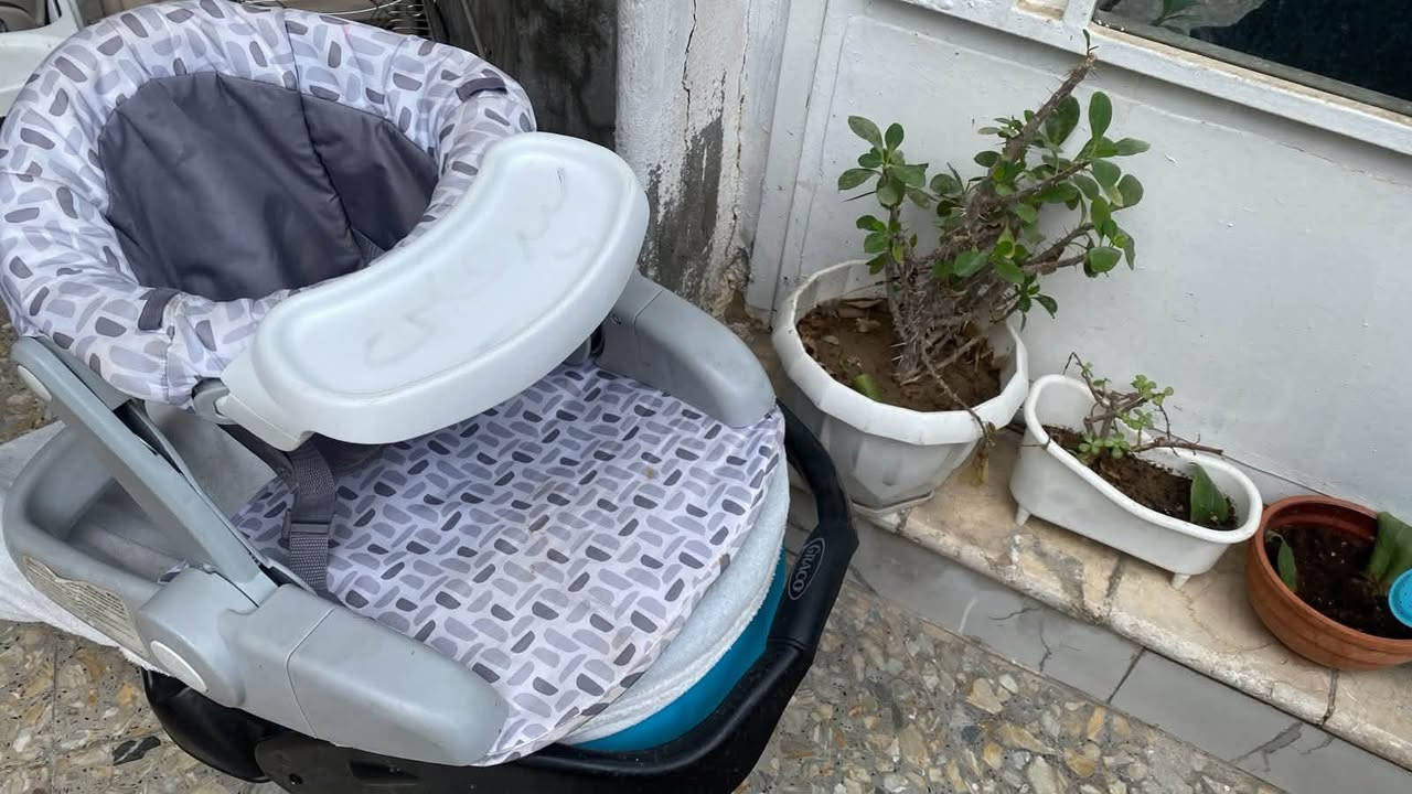سرير طابقين • عربانه • كرسي هزاز