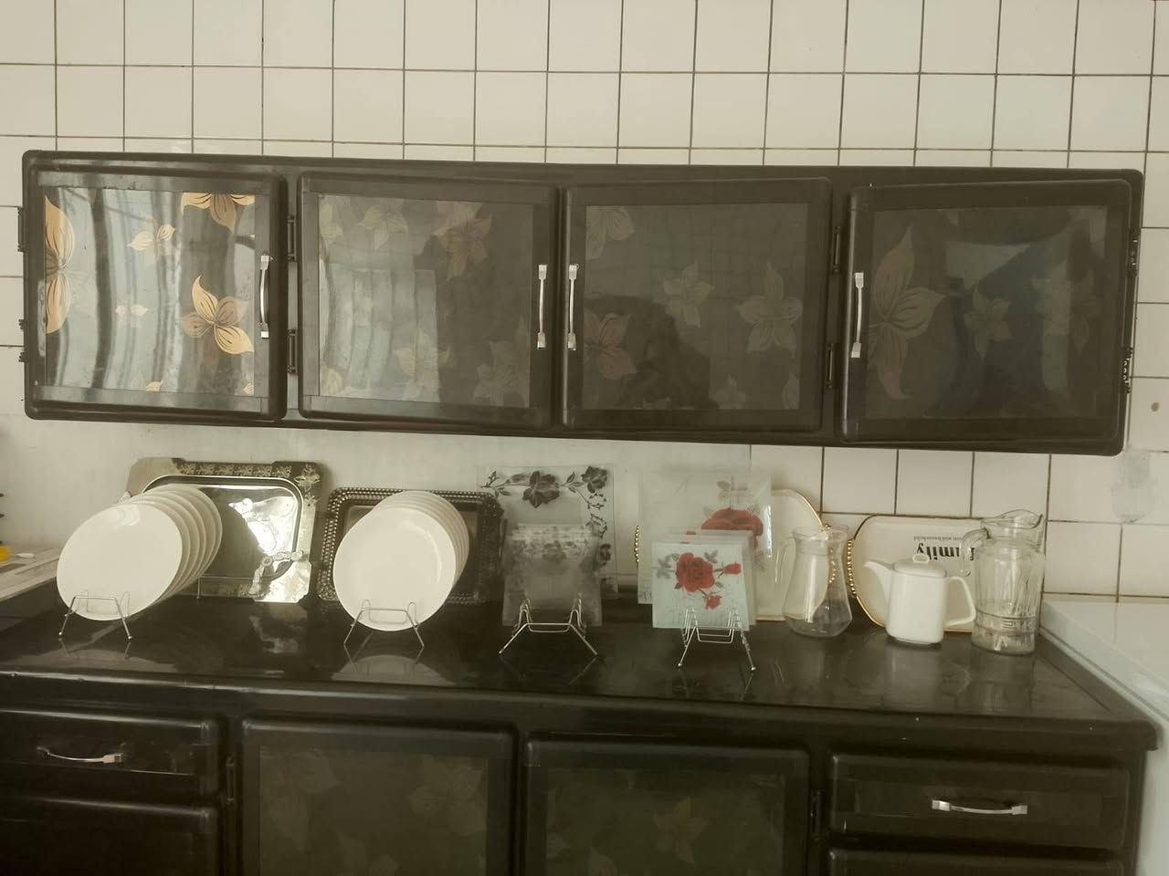 للبيع كاونتر نظيف مستخدم قليل بدون عيوب نوعية ثقيلة الطول مترين والسنك متر و 30 السعر 275 الف  الاتصال ***********
