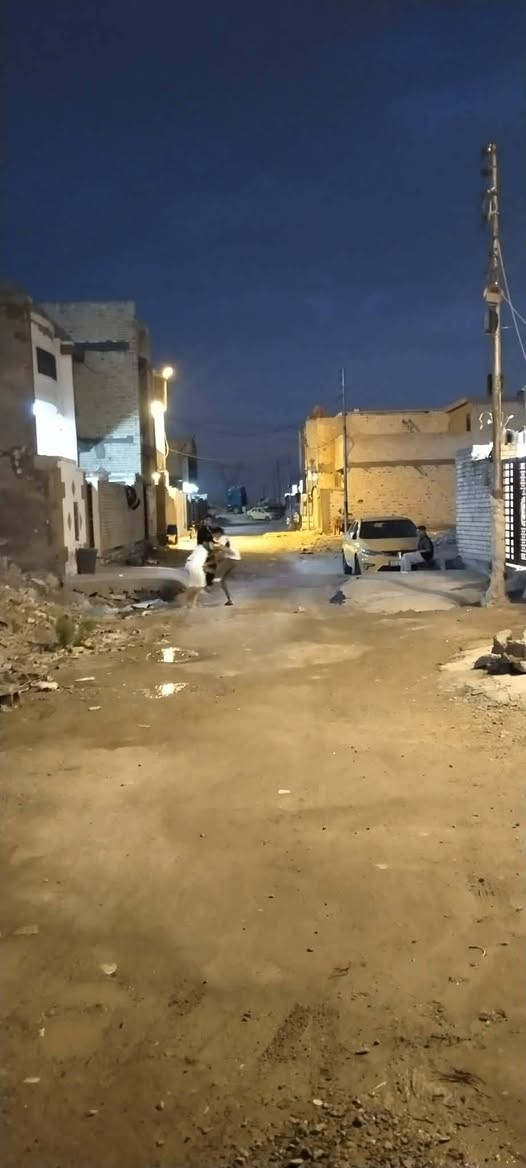 السلام عليكم داران 🏠 2 🏠 للبيع زراعي سند 25 مساحه كل دار100م واجهه 5م  ونزال 20 الدار الأول  طابقين صطحين  يتحتوي ثلاث3 نوم ومساحه درج كبير ومنور مطبخ حار+3 حمامات واستقبال مدخلين لكل بيت منهن  الدار الثاني هيكل رفت خدمات كامله الموقع الامين حي الرئاسه قرب مجمع 400كهرباء او قرب مجمع الشام الطبي  للأستفسارر
***********

السلام عليكم داران 🏠 2 🏠 للبيع زراعي سند 25 مساحه كل دار100م واجهه 5م  ونزال 20 الدار الأول  طابقين صطحين  يتحتوي ثلاث3 نوم ومساحه درج كبير ومنور مطبخ حار+3 حمامات واستقبال مدخلين لكل بيت منهن  الدار الثاني هيكل رفت خدمات كامله الموقع الامين حي الرئاسه قرب مجمع 400كهرباء او قرب مجمع الشام الطبي  للأستفسارر

