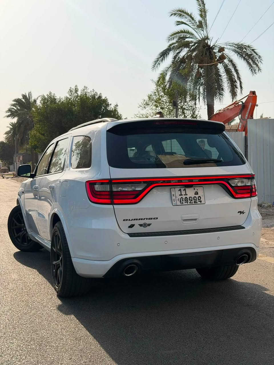 دودج دورانجو بريميوم 2025 هيمي وكالة هارلم
دورانجو بريميوم R/T 2025 بمحرك V8 هيمي (HEMI) سعة 5.7 لتر (345 بوصة مكعبة)، يولد قوة 360 حصاناً وعزم دوران 390
وكالة هارلم نسخه مميزة ويل كولد و باطارات رن فلات وفجوج برومبو اصلية  وكالة
_____________________________
دوج دورنكو RT 345 
الموديل : 2025 
المحرك : 8 سلندر 5.700
العداد : 2600  كيلو
-----------------------------
* المواصفات :
* كشنات كنتارة اصل . 
* المقاعد الأمامية كهربائية .
* ذاكرة لحفظ وضعيات الجلوس . 
* كشنات امامية تدفئة .
* فتحة سقف  . والسقف كنتارة
* ويل كب كولد اصل .
* مقود السائق كهربائي . 
* تدفئة ستيرن . 
* شاشه كبيرة للتحكم في ايعازات السيارة .
* نظام الملاحة (GPS) . 
* لايت وكشاف زنون اصل  . 
* تشغيل عن بعد .
* فتح جنطة كهربائي .
*  حساسات خلفية اصل . 
* كاميرا خلفية دوار ستيرن  .
* محدد سرعة . 
* منافذ USB امامي خلفي .
* سستم صوت متكامل HARMAN . 
* رادار جانبي .
* شحن لاسلكي .
* حساس امامي .
* رادار امامي .
* منافذ USB  امامي خلفي . 
* اشاير بالمري 
* فول سستم كولد
* تبريد 3 قطع 
كشن الخلفي منفصل ملكي
الجاملغ منفوخ بشكل رياضي
فجوج برمبو اصلية وكالة هارلم
رقم بغداد
___________________________
للاتصال بالرقم 
***********
