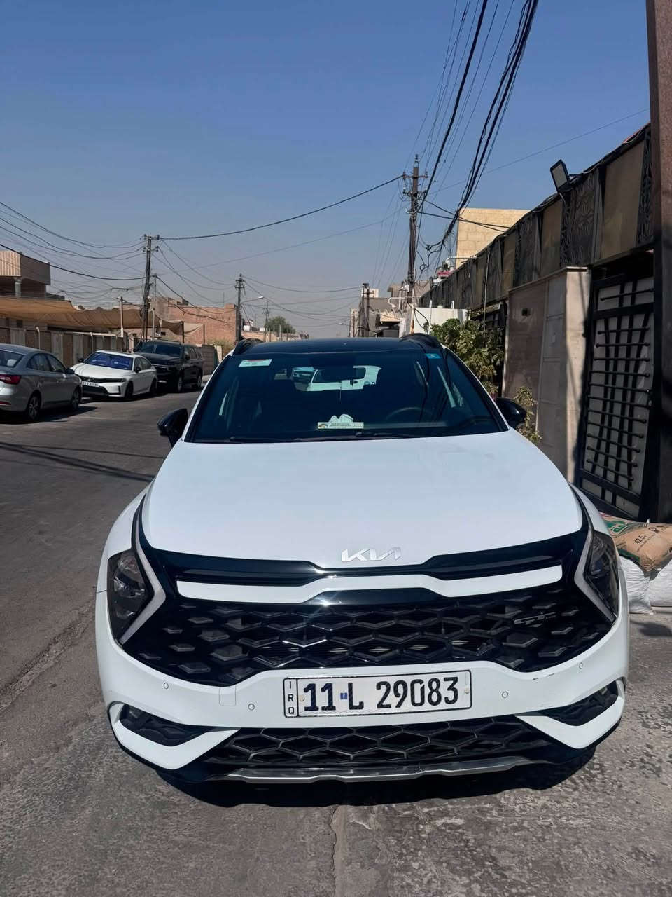 🔥 للبيع كيا سبورتاج GT-Line موديل 2025 🔥
✨ السيارة نظيفة جداً وبحالة ممتازة ✨
يوجد بارد في المكان المحدد في السونار 

🚘 ماشية 41 ألف كم فقط
✨ السيارة نظيفة جداً وبحالة ممتازة
‏🔥 GT-Line فل أوبشن
🛋️ داخلية جلد فاخرة
🌞 فتحة سقف بانوراما
📺 شاشة كبيرة
📷 كاميرات 360°
‏🅿️ حساسات أمامية وخلفية 
🔑 تشغيل بصمة وتشغيل عن بُعد
💺 مقاعد كهربائية
❄️ تبريد وتسخين المقاعد
🌡️ تحكم مناخي
🚦 مثبت سرعة
🛡️ أنظمة أمان ومساعدة للسائق
💡 إضاءة LED
🛞 جنوط رياضية
🎛️ درايف مود
🚗 السيارة استخدام شخصي ونظيفة جداً 

📍 الموقع: [بغداد الكراده ]
📞 للتواصل: [***********]
