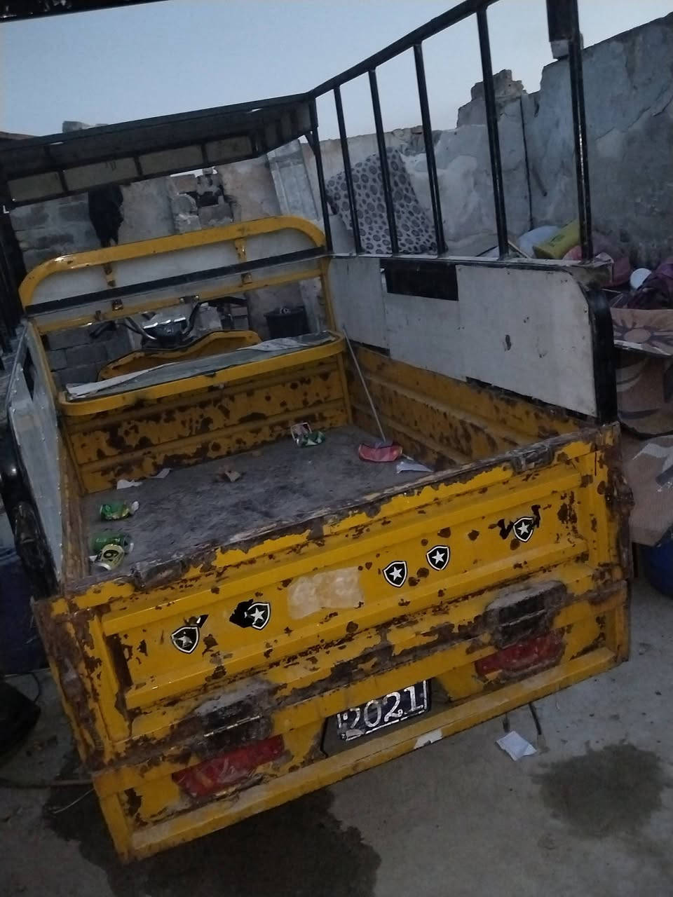 السلام عليكم ستوته شحن موديل 21بس عوزهه بطاريه يله تمشي السعر 900بيه مجال للطيبين العنوان البياع رقم الهاتف ***********
