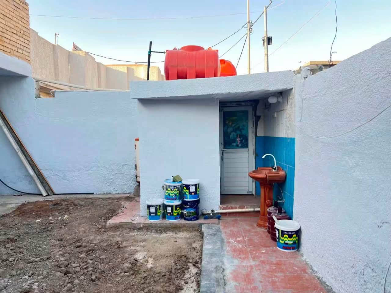 دار للبيع طابو صرف 
حي العسكري مجاور الروضه مقابل المنتزه
مساحة الدار 210
يحتوي على غرفتين ارضي وطابق ثاني + استقبال صالة 
جاهز للسكن مباشر مع التحويل باسم المشتري
للاستفسار والتواصل الاتصال على الارقام او مراجعه مكتب المهيب/واسط قضاء الزبيدية خلف جامع الامام الصادق
***********
***********
***********
***********
