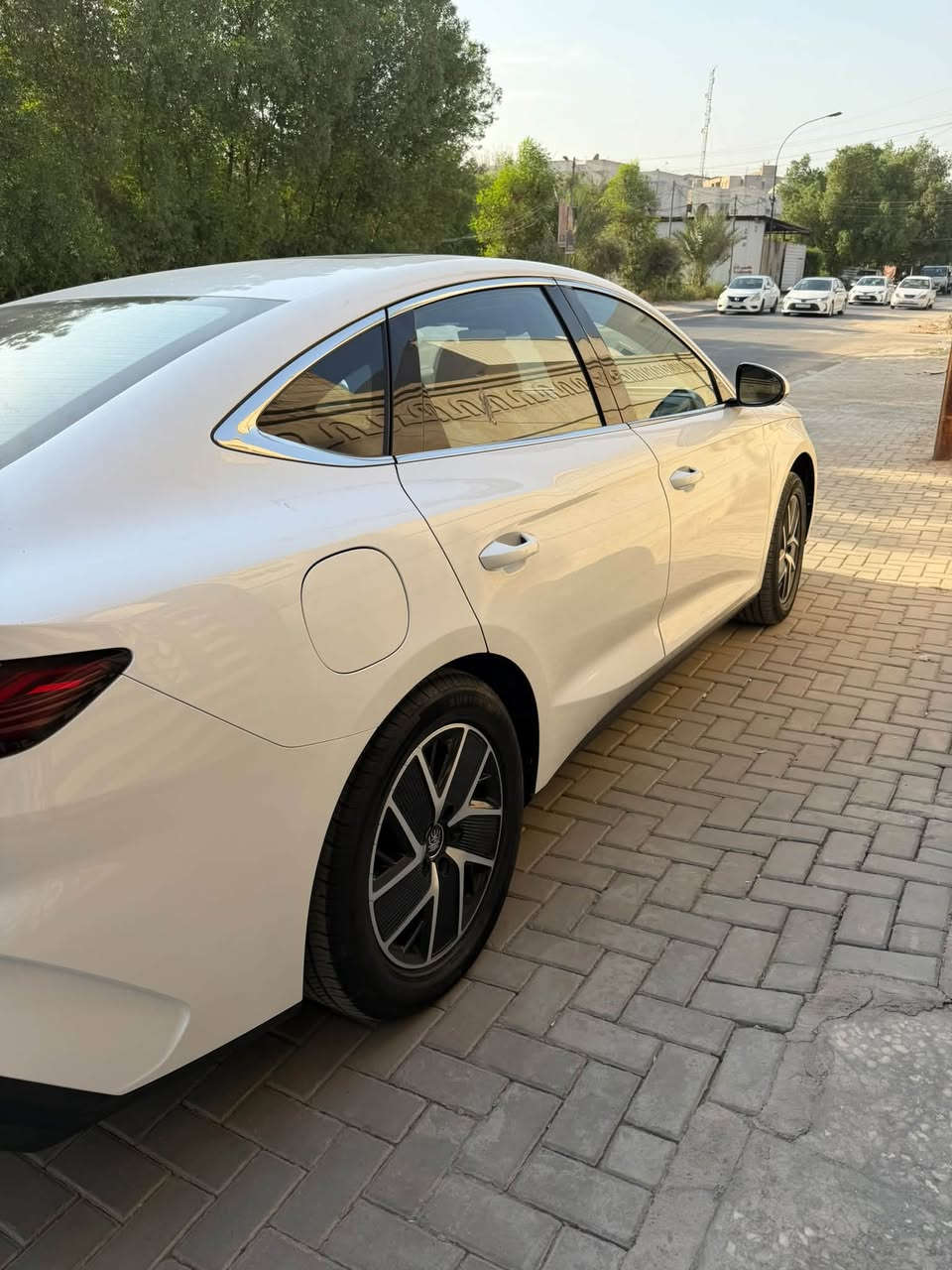 السلام عليكم BYD Qin L 2024
5 كامرات

بطارية 120 كيلو

بانوراما 

شاشة قلاب 

كشنات جلد و كشن سايق كهرباء

بصمة ابواب 2

تبريد قطعتين 

ممشى كلي 22 الف كم مكفولة كفاله عامة من شخط و بارد و صبغ 

بأسمي سيارة تحويل ثاني عليها رقم مميز حلو يوم مكاني بغداد السيدية

للاتصال ***********

السعر 26 مليون
