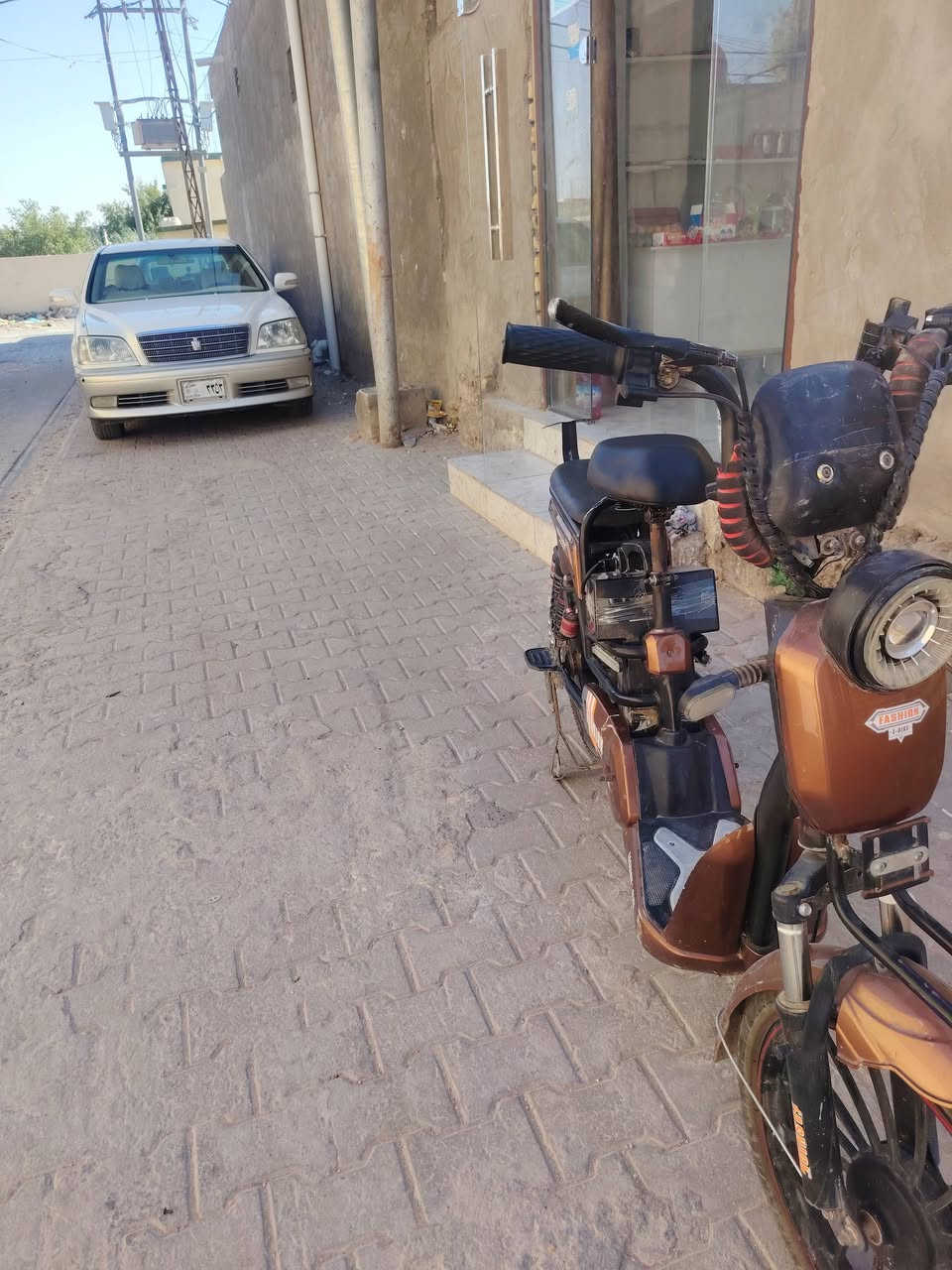 السلام عليكم دراجة شحن البيع مديل 2023 بطاريات بل كارتون سرج جديد سلكيتر جديد سلف جديد مكاني نجف مشخاب هاذه رقمي ***********

