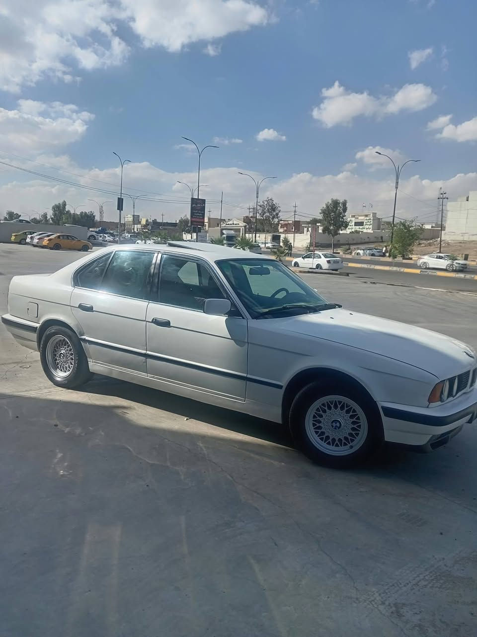 BMW
مكينه فل
رقم نينوئ الماني سنويه لي28
موديل 89 فول بس كير عادي
مكينه وكير شرط 
طخم الورئ والكدام معمر جديد
اكسل نظيف 
طخم تايرات جديد
مابيها ضرر صبغ قطعه فقط
واترايك وين مايعجبك
شرط التحويل 
السعر 38 وبيها مجال
***********
***********
