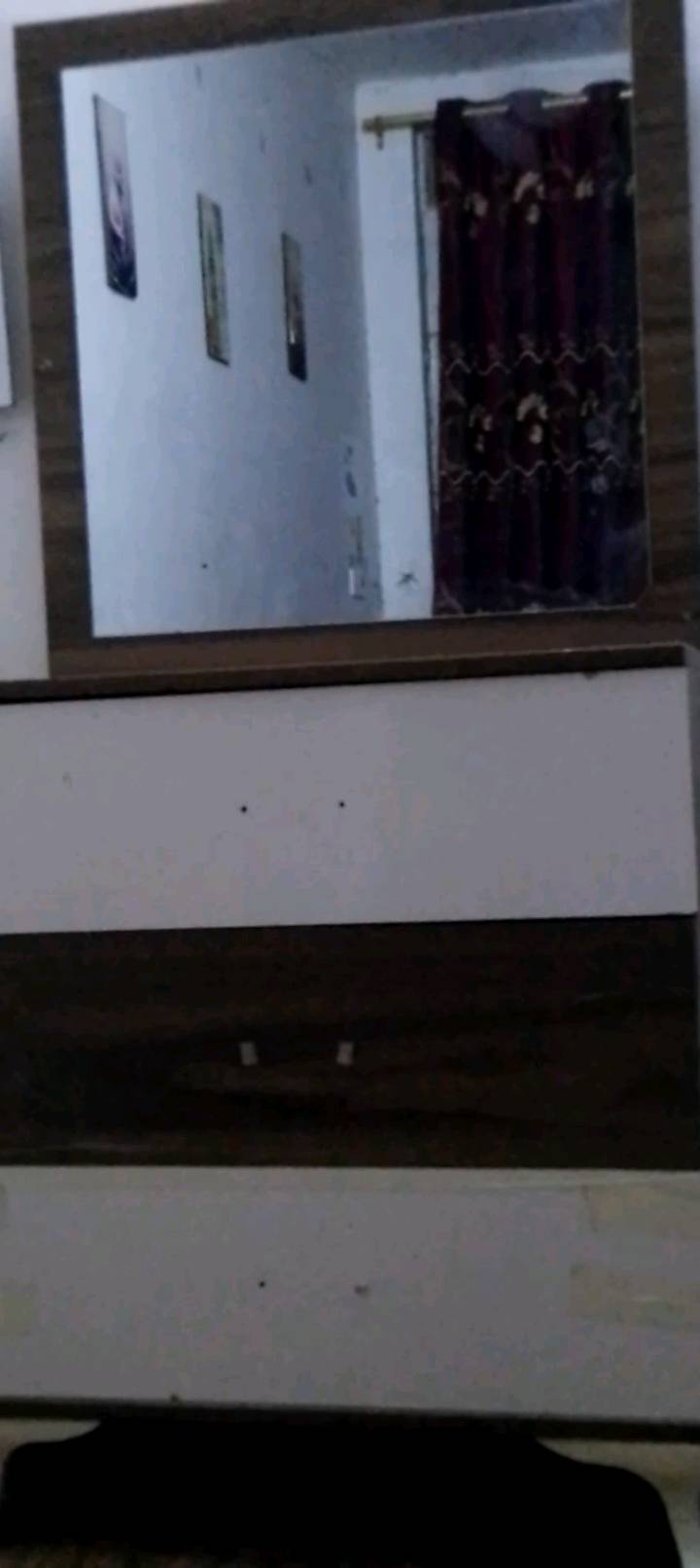 غرفه نوم نفرين 
السعر ١٥٠
بيهه اضرار بسيطه

‏‪***********‬‏