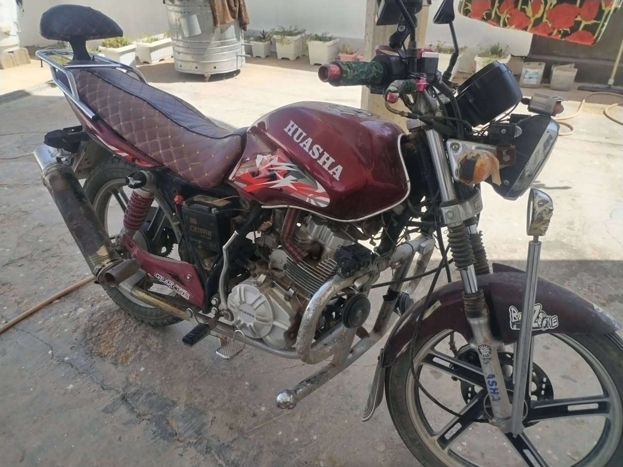 سلام عليكم هايوشه للبيع موديل 23 سعره 750 وبي مجال *********** هذا الرقم
