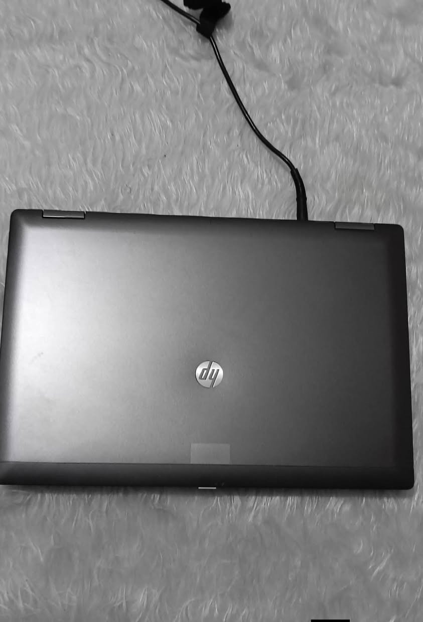 لابتوب hp للبيع يشتغل فقط على كهرباء شاري ينطي بيه سعر اني ماخدها ب 200 ابيعه بأقل باهواي من هذا سعر مواصفات وباقي صور يراسلني خاص وتدلل أو يتصل على الرقم ‏‪***********‬‏

نص مكتوب في الصور:
- معالج core i7 الجيل الخامس
- الذاكرة ٣٢٠ غيغا الرام ٤ غيغا
- كارت الشاشة ٢ غيغا
- حجم الشاشة ١٥,٦