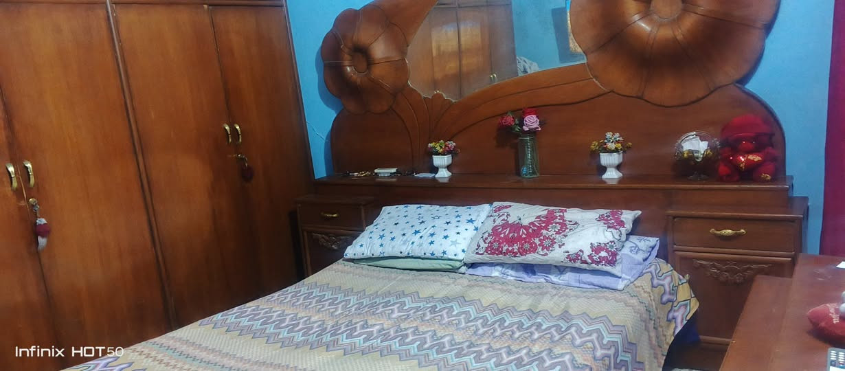 سلام عليكم 
غرفة نوم للبيع مكاني بغداد الرستميه قيم بل يرضي الله 
***********

نص مكتوب في الصور:
- Infinix HOT 50
- Infinix HOT 30