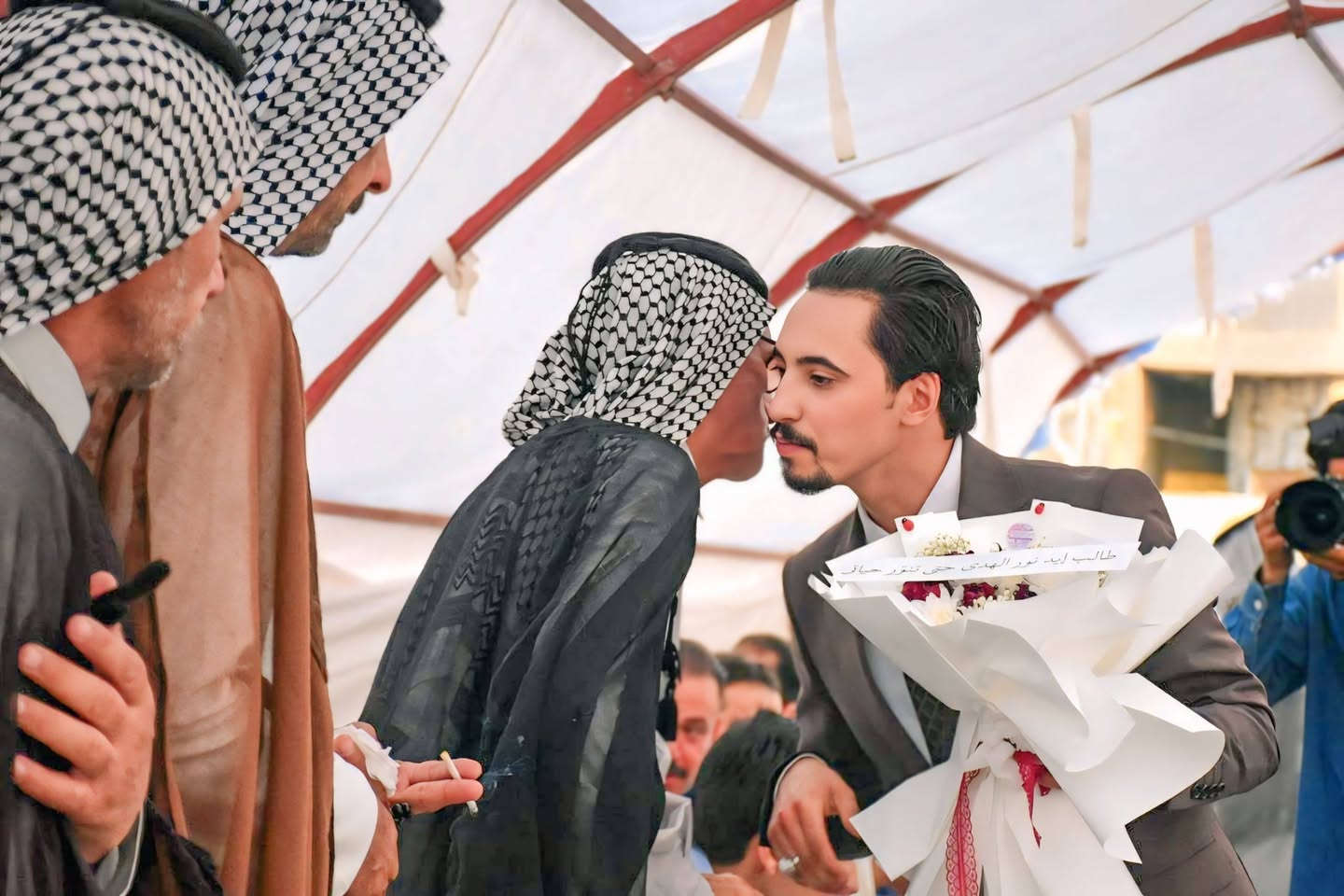 "أجمل التبريكات والتهاني المحملة بالورد بمناسبة الخطوبة، ألف مبروك."
"خطوبة مباركة، وعقبال الفرحة الكبرى بالزواج إن شاء الله." 

الاخ مؤمل رأفت عبد.  

المصور احمد رعد. للحجز ***********60 

باقي صور بقناتي التلي   

https://t.me/Ahmed_201020
