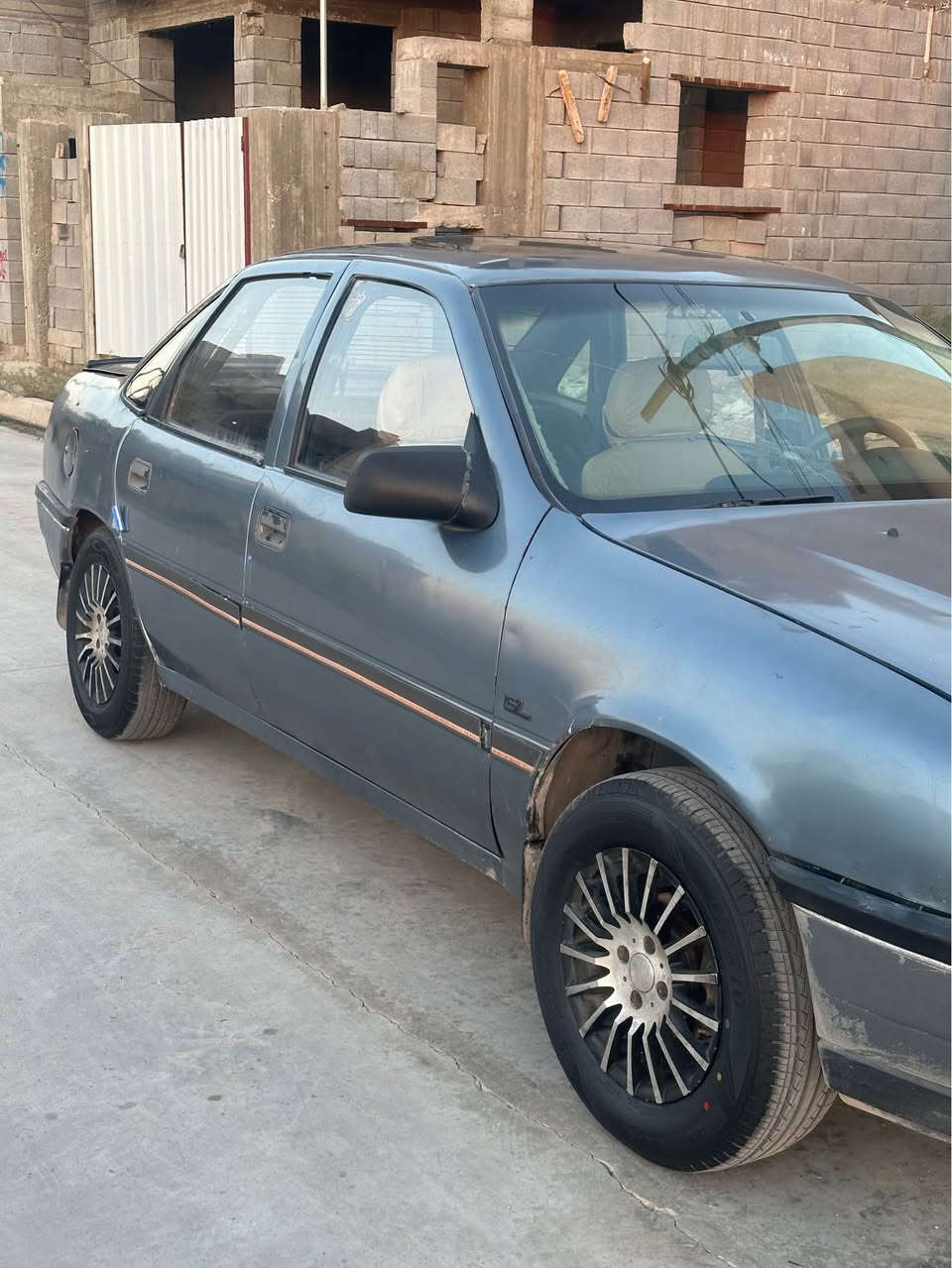 كير محرك شرط المحرك 
بطاريه،تايرات، دبلات، طخمات، دينمو، لايات، اليوم بدلتهم
رقم جديد سياره بسمي سنويه 2030 سياره مال بيت 
جاهزه مجهزه 
سياره تاكيه على صفحه مصبوغه عام سياره بدون دعم بدون شواصي شرط شرط قفل مركزي السعر 28$
اتصال ***********
*********** موصل, نينوى
