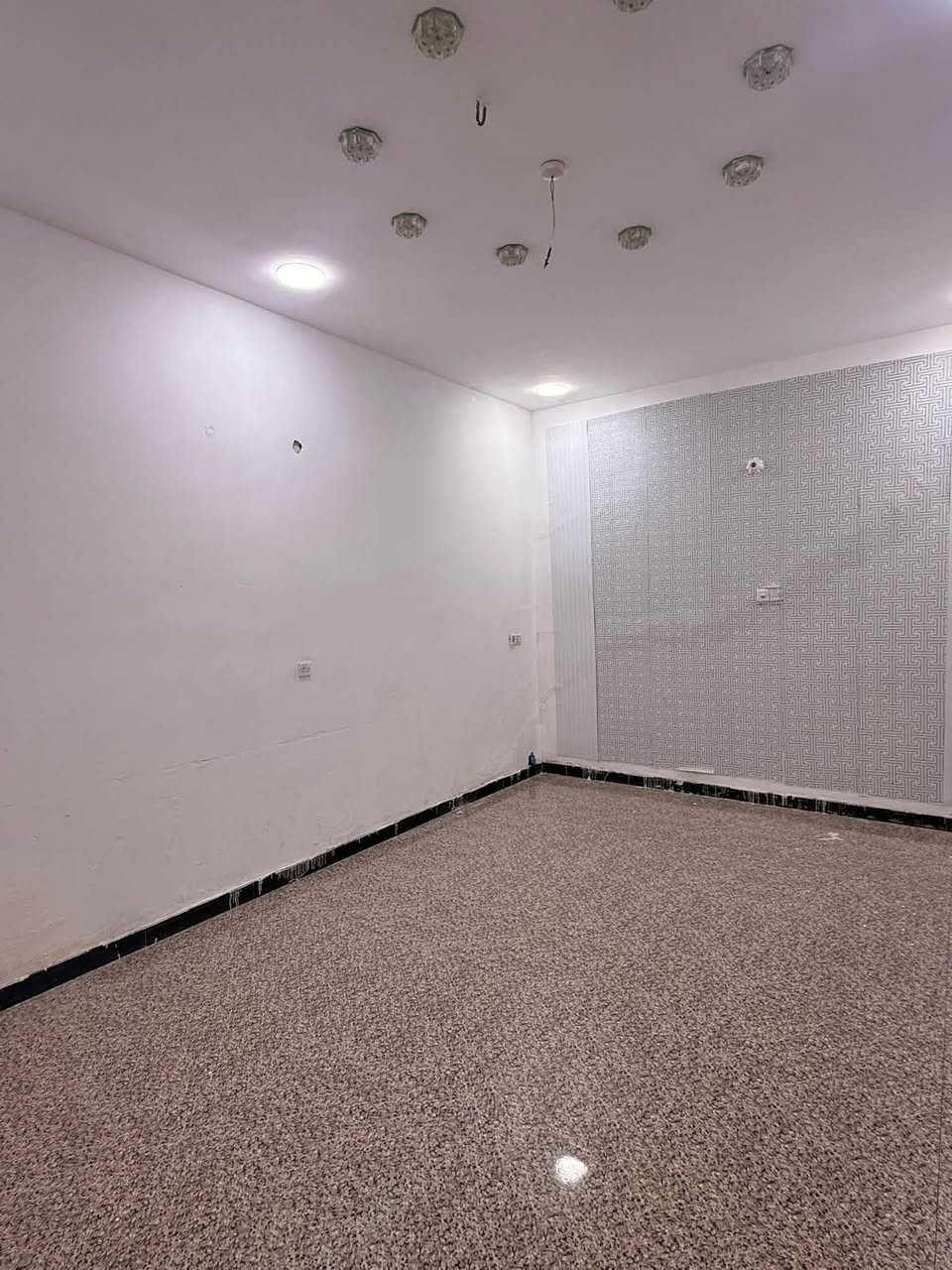 🏡✨ للبيع دار مرتب بموقع مميز في زرباطية ✨🏡

فرصة مناسبة لمن يبحث عن بيت بناء حديث، مرتب وجاهز للسكن وبسعر مناسب 👌

📍 الموقع: الكوت – ناحية  مقابل المدرسة القديمة 
📐 المساحة: 150 م²

🏠 يتكون المنزل من:
🛏️ ثلاث غرف نوم
🛋️ صالة
🍳 مطبخ
✨ غرفة استقبال
🚿 صحيات عدد ٣
▪️ طابقين 

🧱 بناء حديث ومرتب
📜 السند: طابو صرف – تحويل مباشر ✅

💰 السعر المطلوب: 50 مليون دينار عراقي وقابل للتفاوض 

📞 للاستفسار والتواصل
***********

