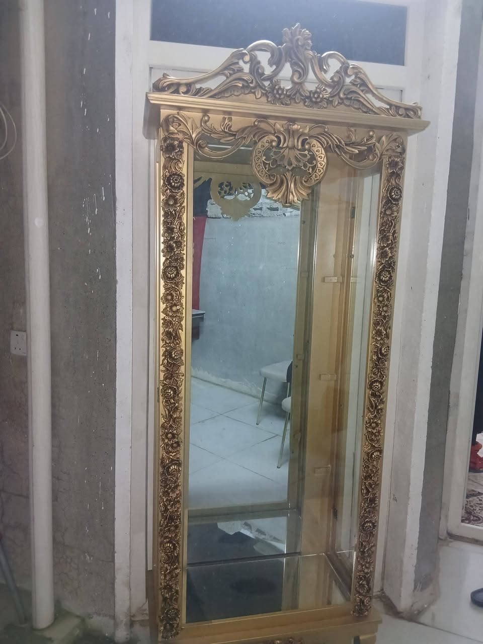 ساعة • للبيع • واتساب