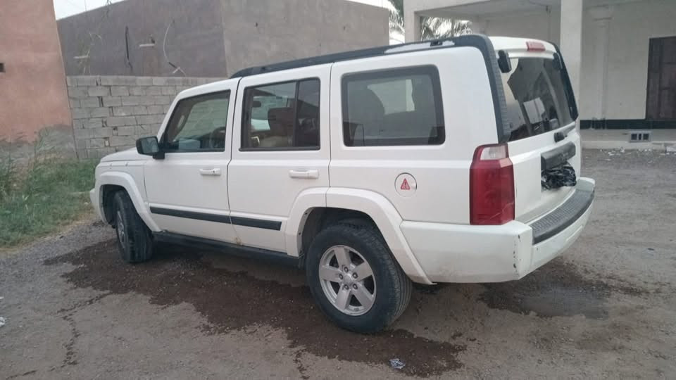 جيب كوماندار 2008 رقم بغداد
محرك 3700 سته سلندر 

محرك بي تبخير كير حداديه تبريد خير من الله 

مكان السياره البصره شط العرب

سعرها 85 وبيها مجال قليل 

مكلف بالنشر هاذا رقم صاحب السياره

***********
