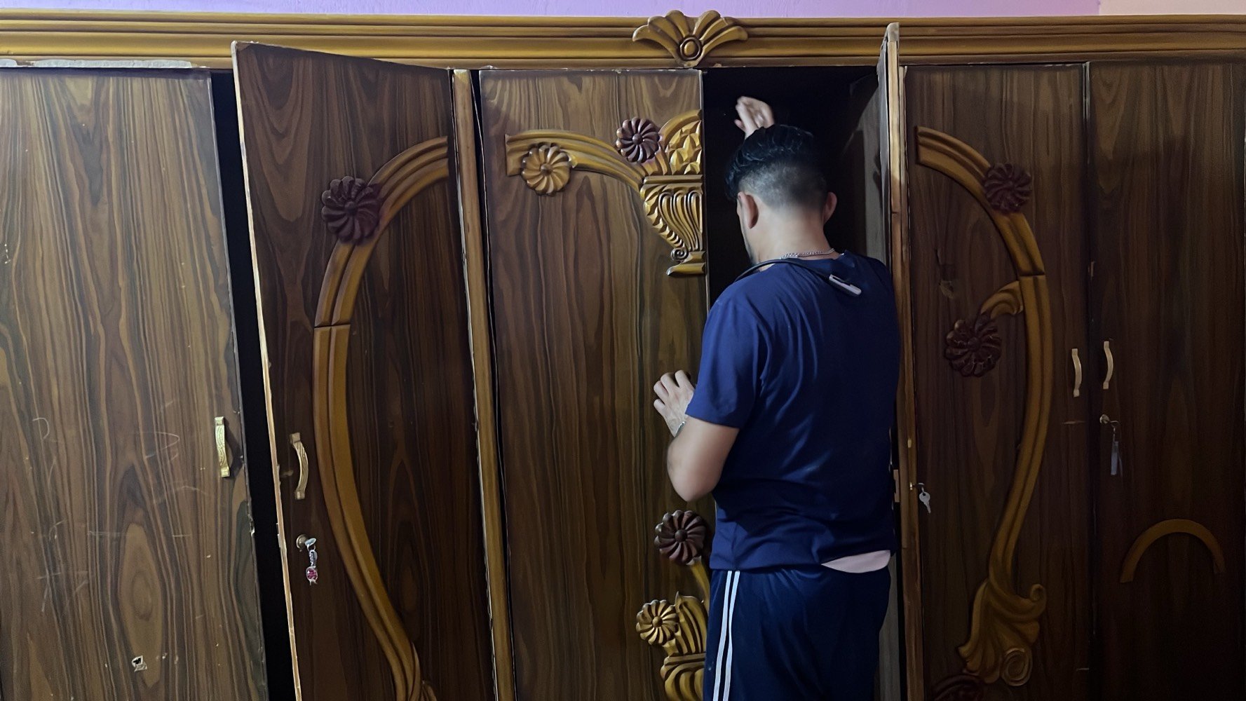 غراض للبيع كاونتر كنتور ثلاجة للبيع حي الحسين الجديد مقابل سوق الخضر *********** السعر خاص تصال
