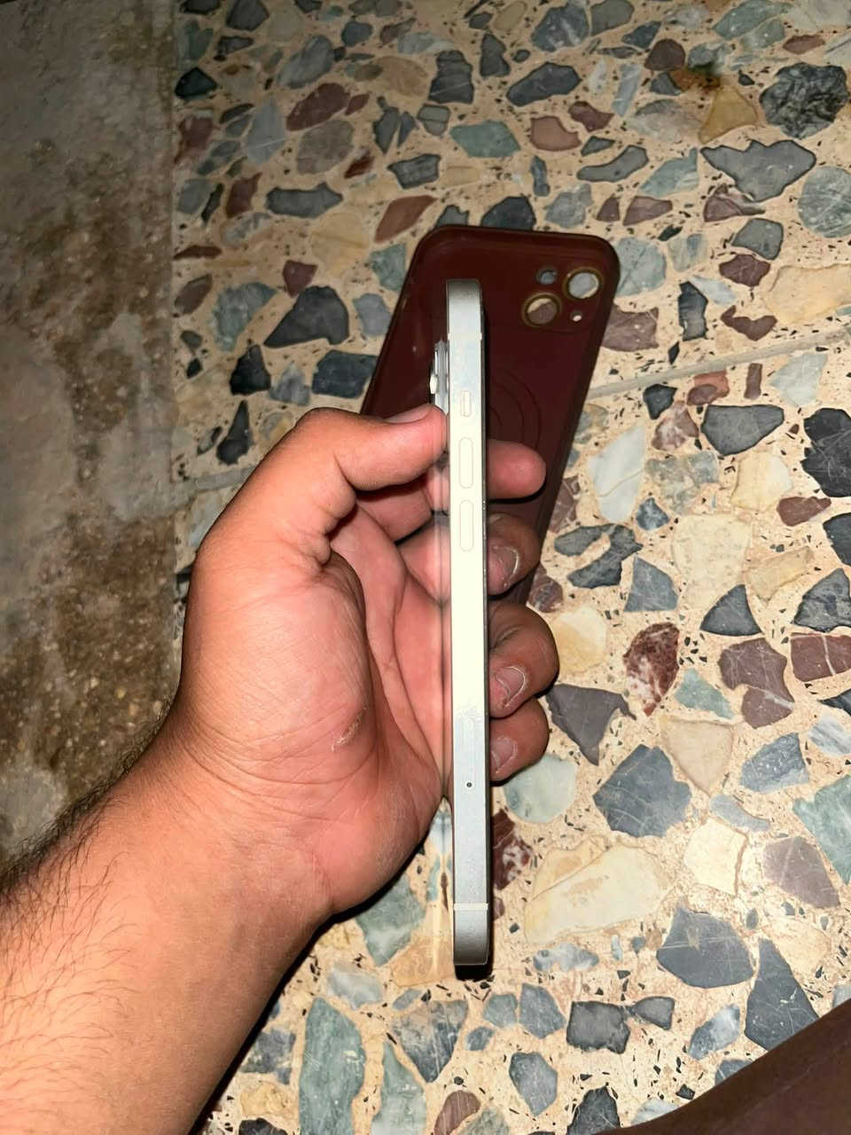 السلام عليكم
ايفون١٤بلس 
٢٥٦ذ
بطاريه٨٢٪؜
الجهاز وتر ما مفتوح تفحصه وين ميعجبك
واتساب***********
