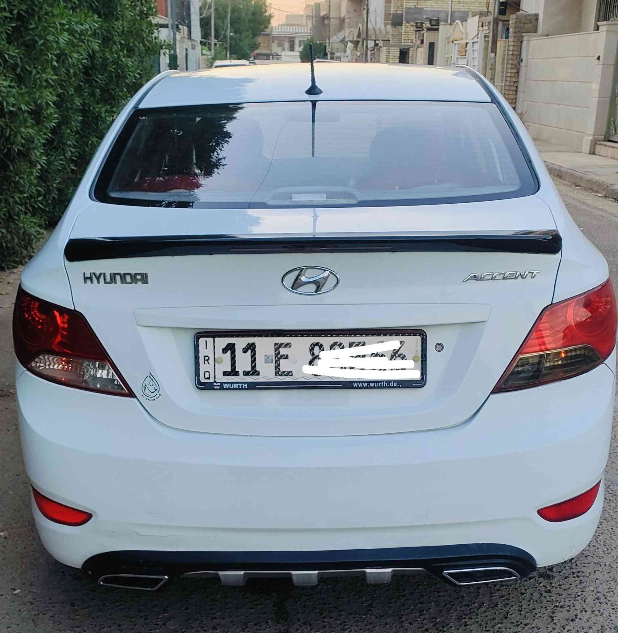 اللهم صلي على سيدنا محمد وال محمد 
هونداي أكسنت خليجي موديل 2013
محرك 1600 دوش
قطرتين
وارد خليجي
المواصفات المعروفه 
كير أوتو (اي تي المرغوب)
 مواصفاتها 
ويل كب 16
شاشة 
تحكمات 
ويل كب 
ماشية 132 Km
محرك و كير و تبريد تخم تاير بحالة جيدة جداً
السيارة جاهزة
بيها الصبغ شبر بالركن مال بنيد ومامبين .
وبيها بارد بسيط
رقم بغداد الجديد باسمي
مكاني بغداد حي الاعلام 

 السعر خاص او الاتصال على الرقم 

للاستفسار
***********‬‏
