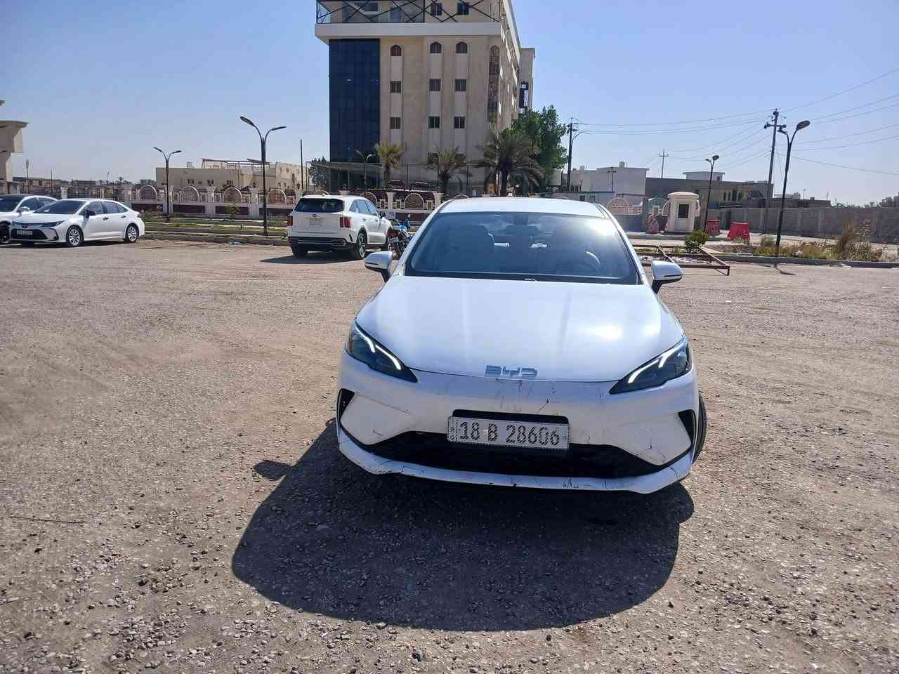 للبيع سيال 5 موديل 25 سياره ماشيه 5000 سياره بها حادث بصيط كلش سياره بس مشخطه بدون تصليح باقي على شخوطها سعر السياره 115 ورقه بيها مجال بسيط العنوان حله للاستفسار اتصل على هذا الرقم***********
