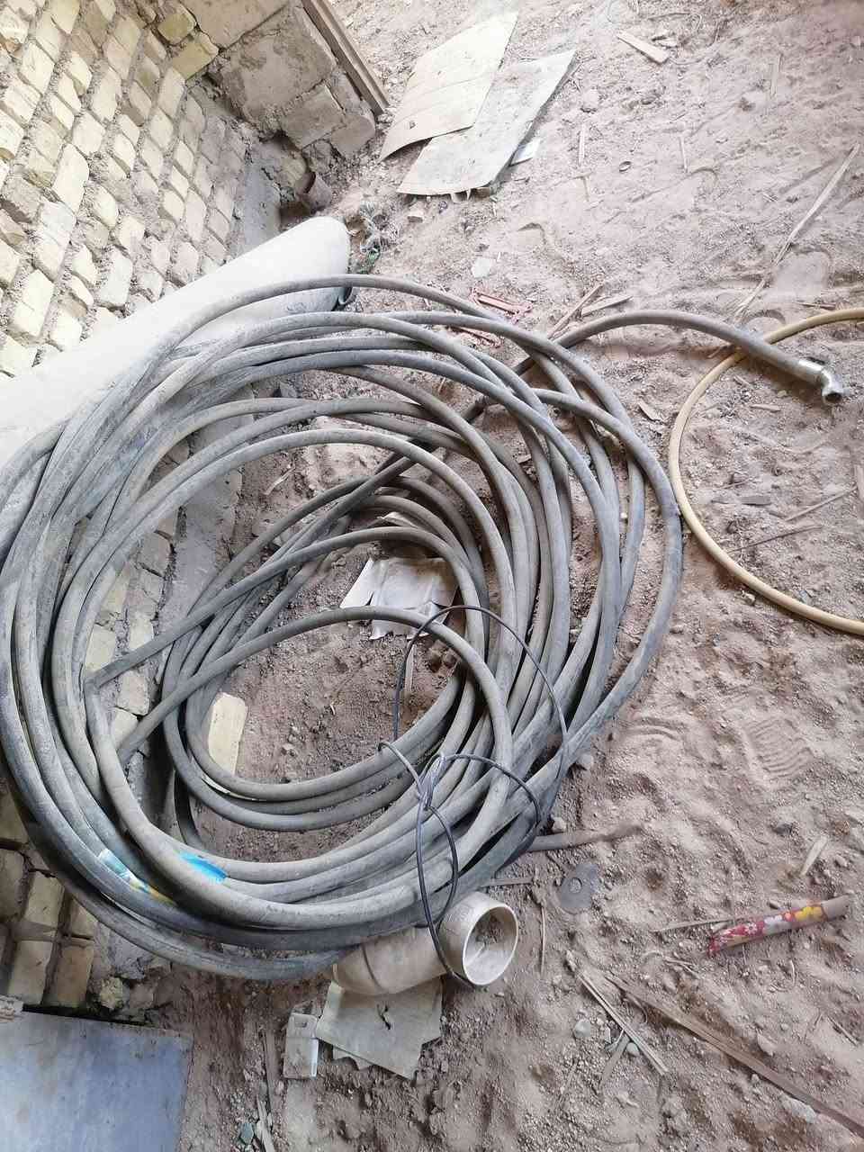 سلام عليكم عندي چرچوب للبيع رتفاع 3متر غير مستخدمه زادت بلبناء خشب جاوي روسي منقوش سعرهة 250ألف وعندي صوندة كمبريسر 50متر هم للبيع سعرهه 100ألف مكاني حي لأصدقاء تلفون ***********
